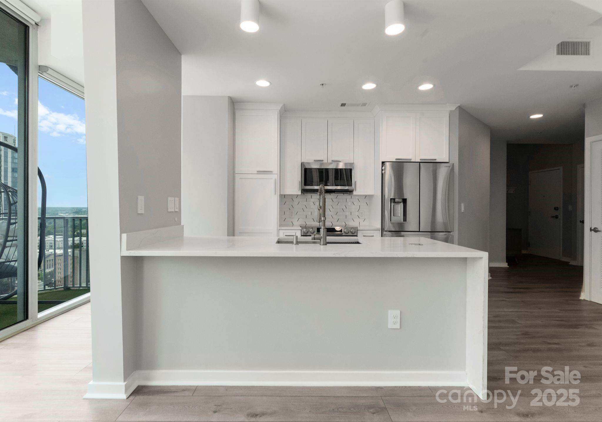 210 N Church Street 1801 Property Photo 6