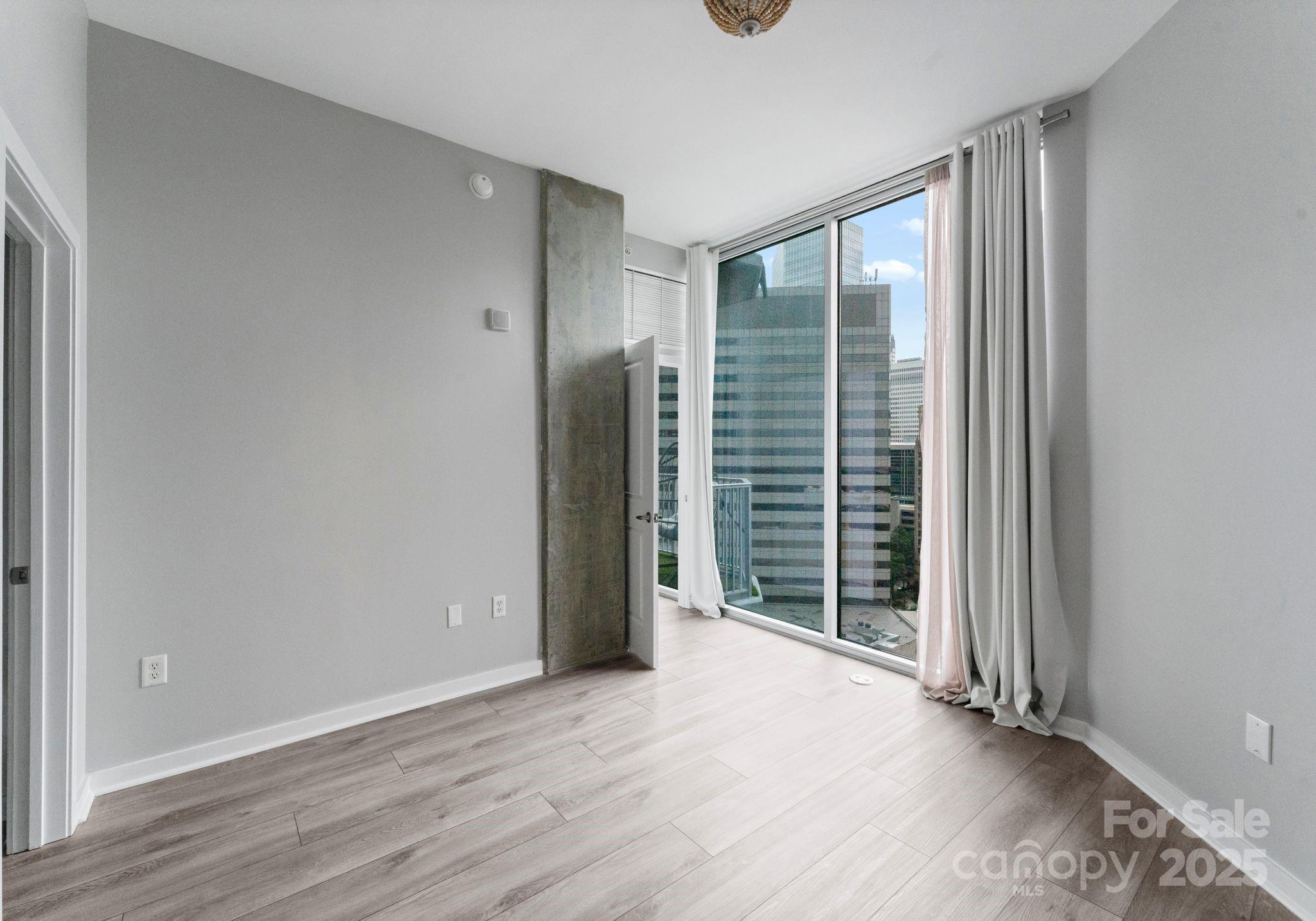210 N Church Street 1801 Property Photo 18