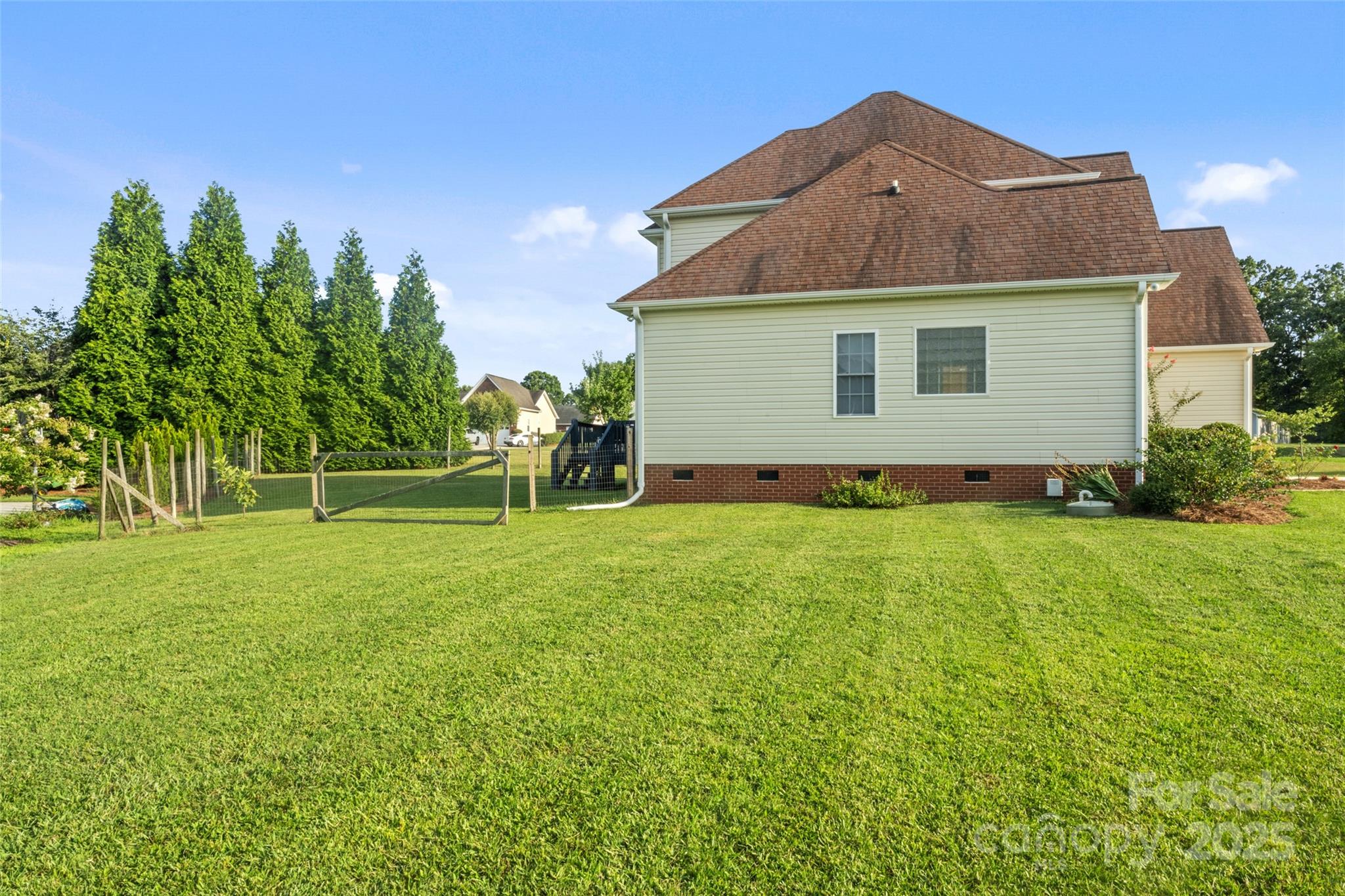 215 Birchwood Court Property Photo 34