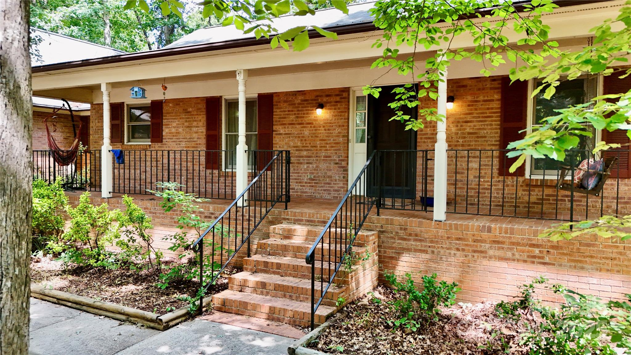 1302 Kensington Place Property Photo 3
