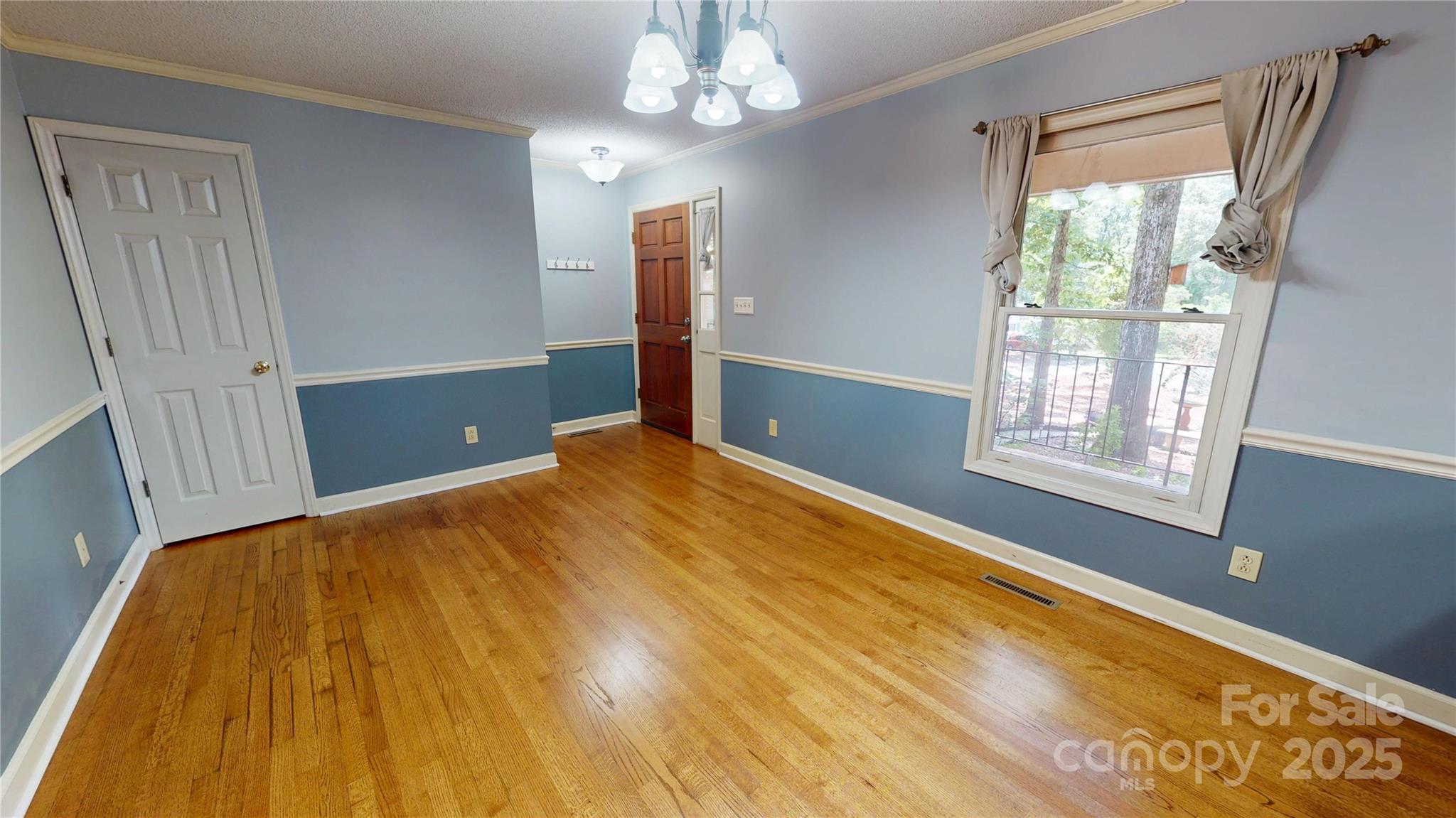 1302 Kensington Place Property Photo 5