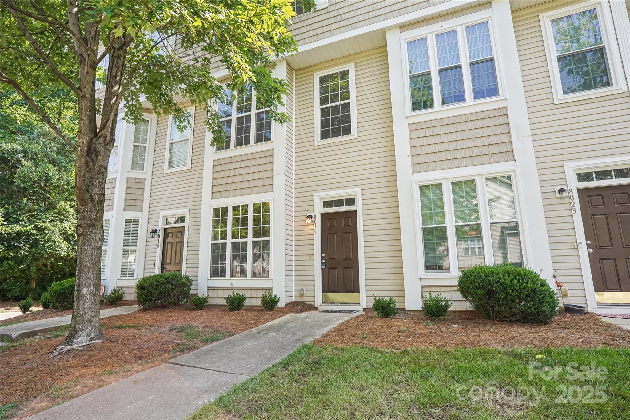 8019 Kings Creek Drive Property Photo 1