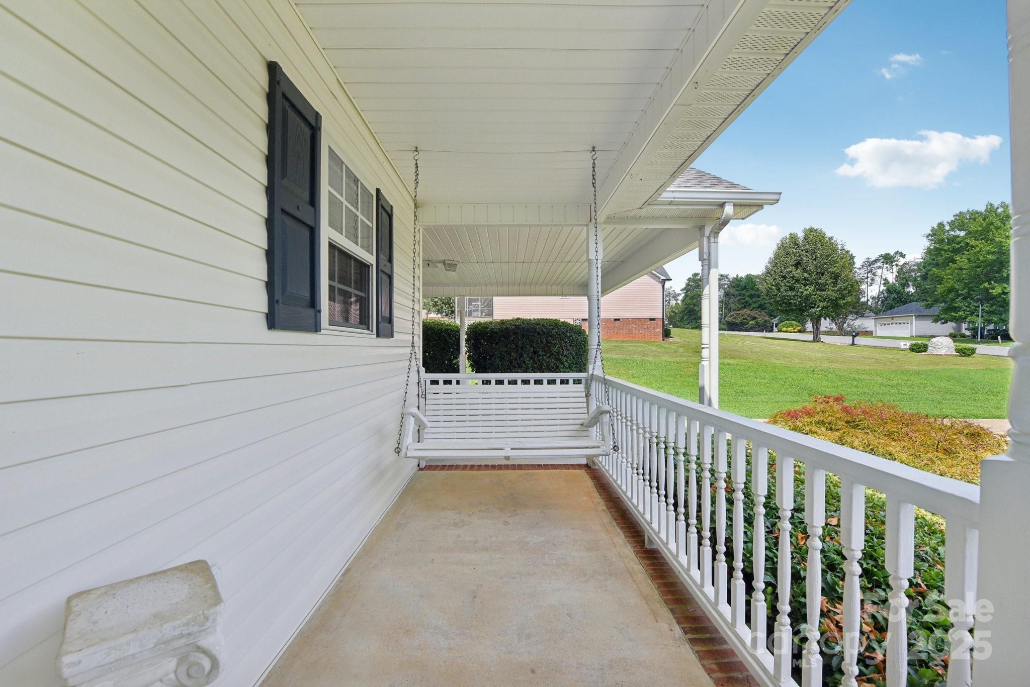 1114 Courtney Cove Court Property Photo 3