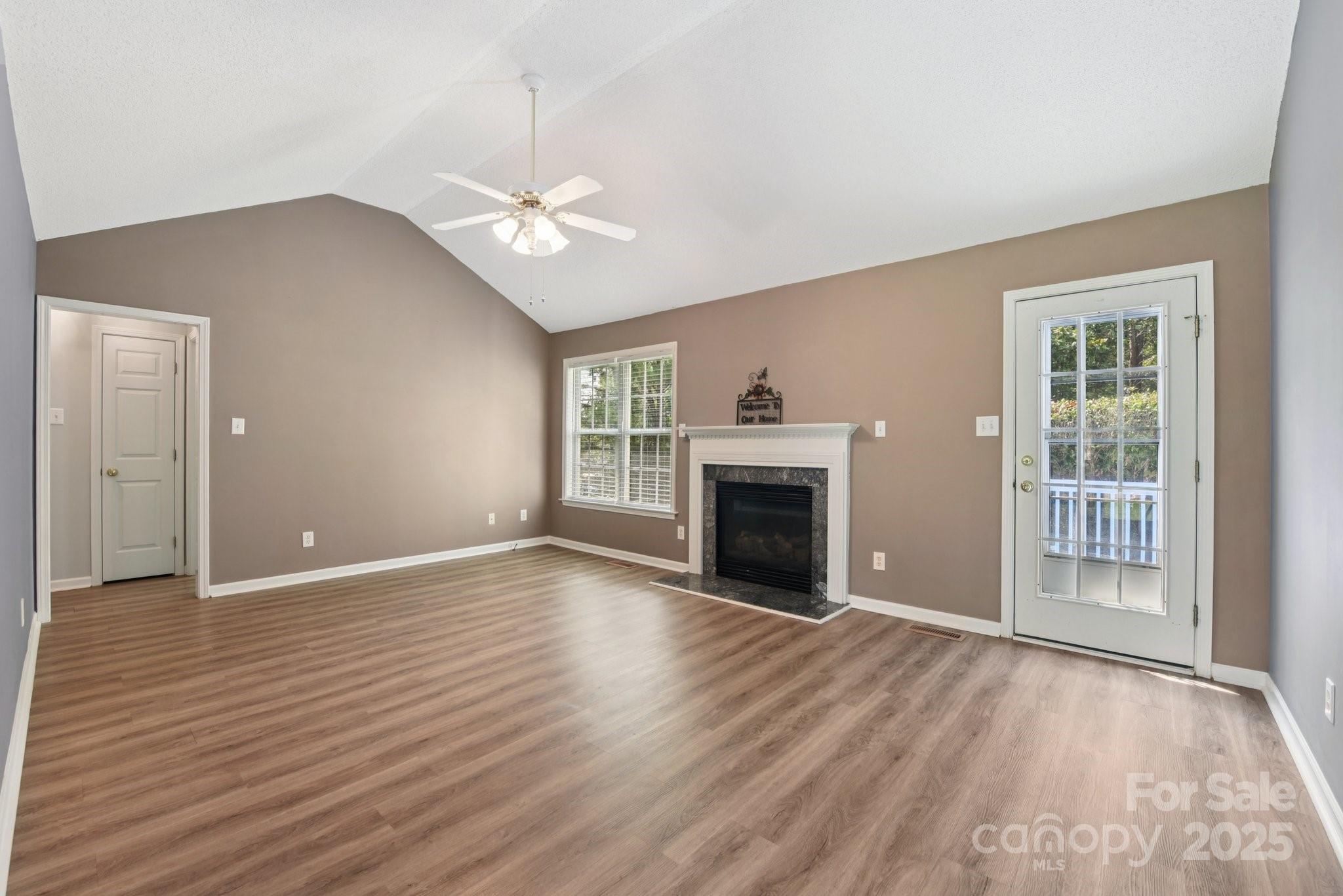 1114 Courtney Cove Court Property Photo 4