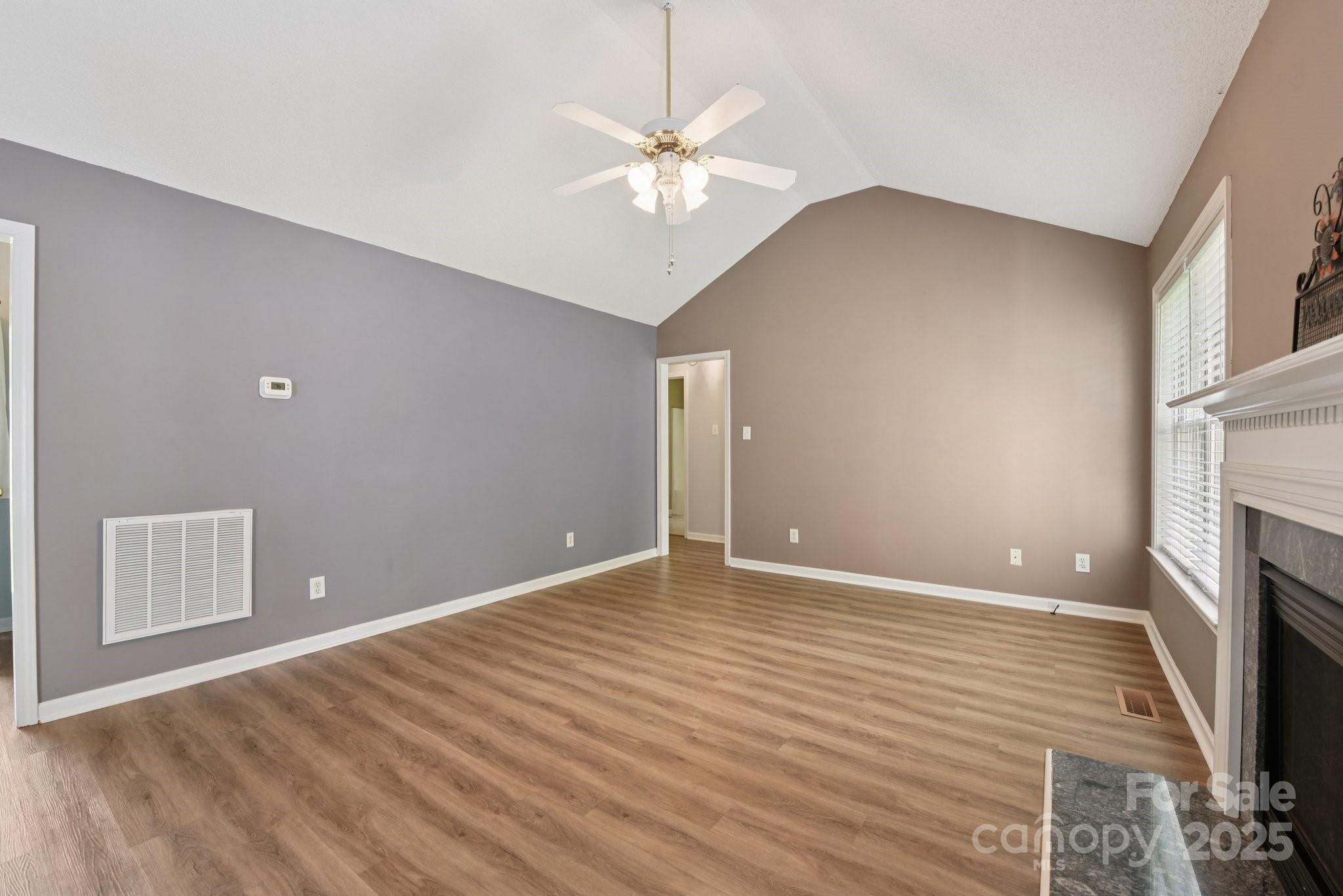 1114 Courtney Cove Court Property Photo 5