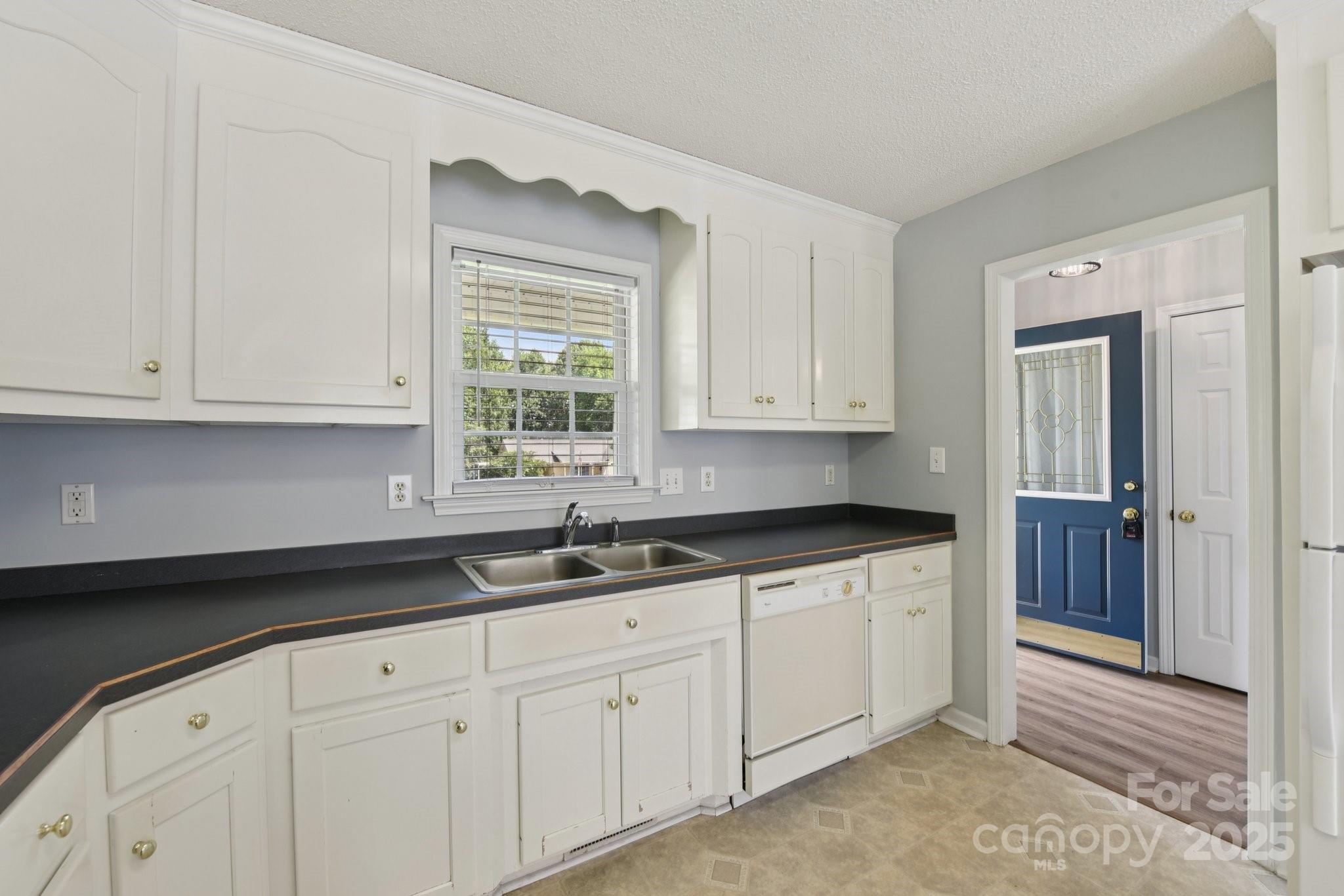 1114 Courtney Cove Court Property Photo 10