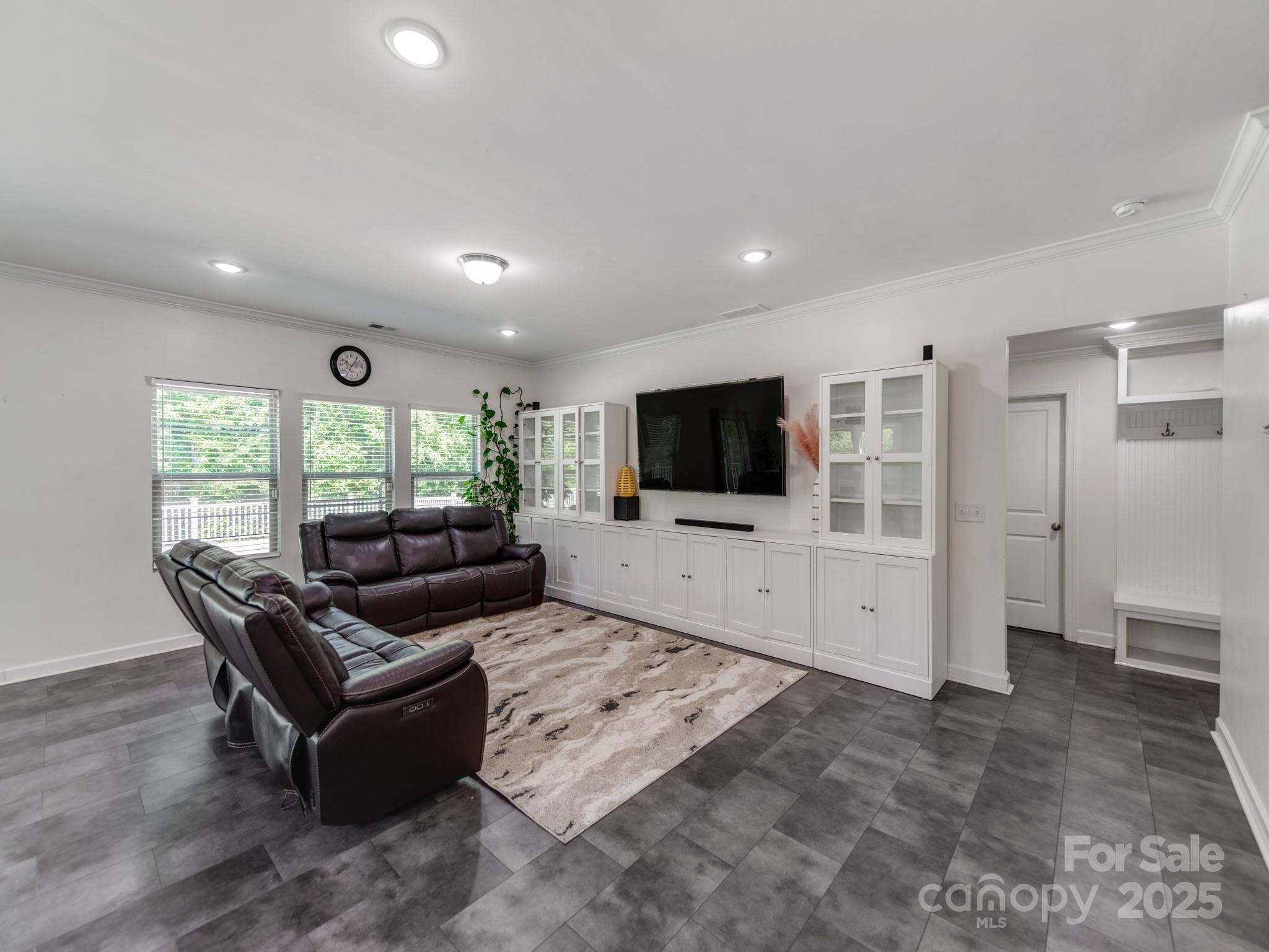 5098 Burnwald Court Property Photo 7