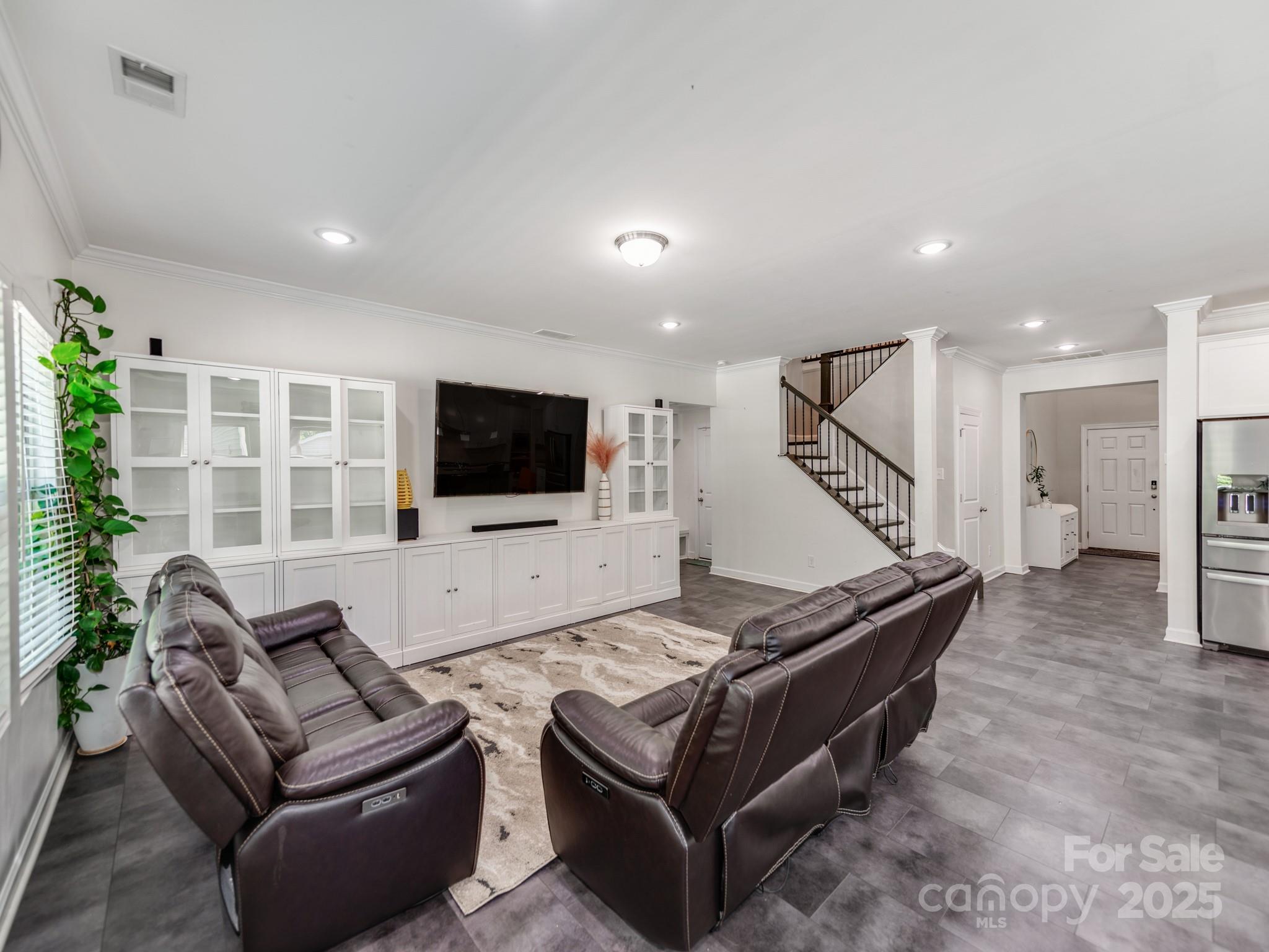 5098 Burnwald Court Property Photo 8