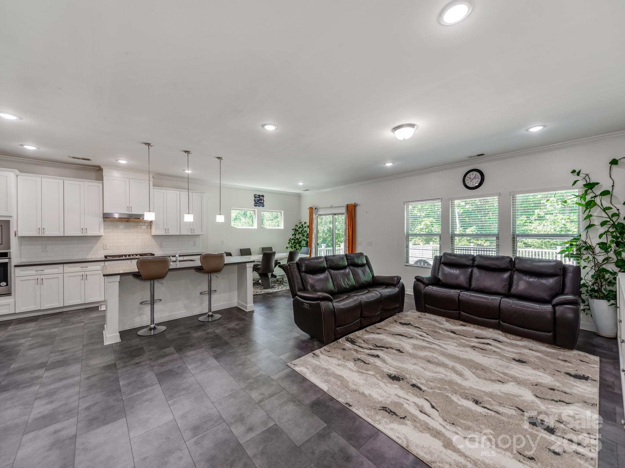 5098 Burnwald Court Property Photo 9