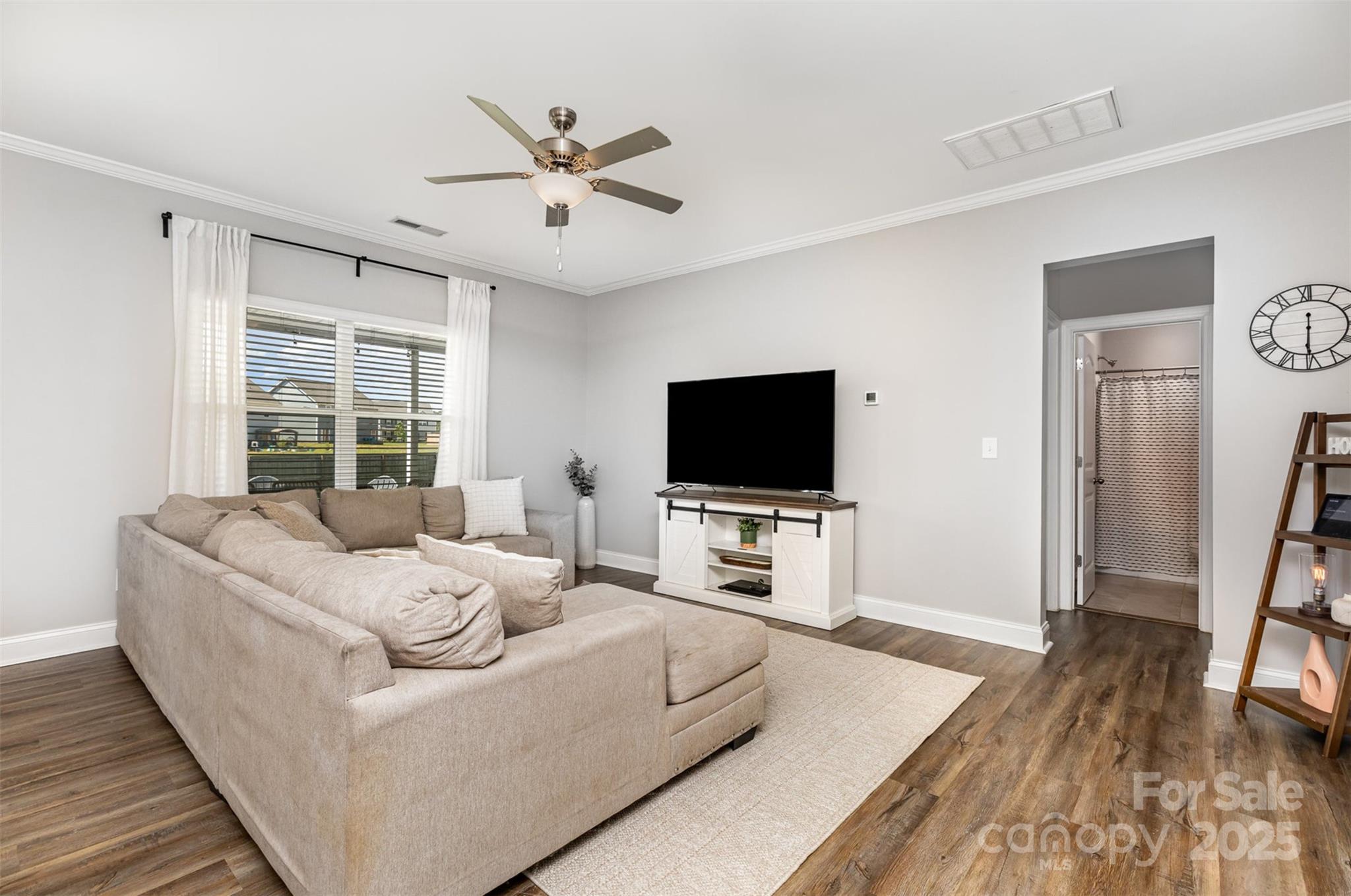 3648 Allenby Place Property Photo 5