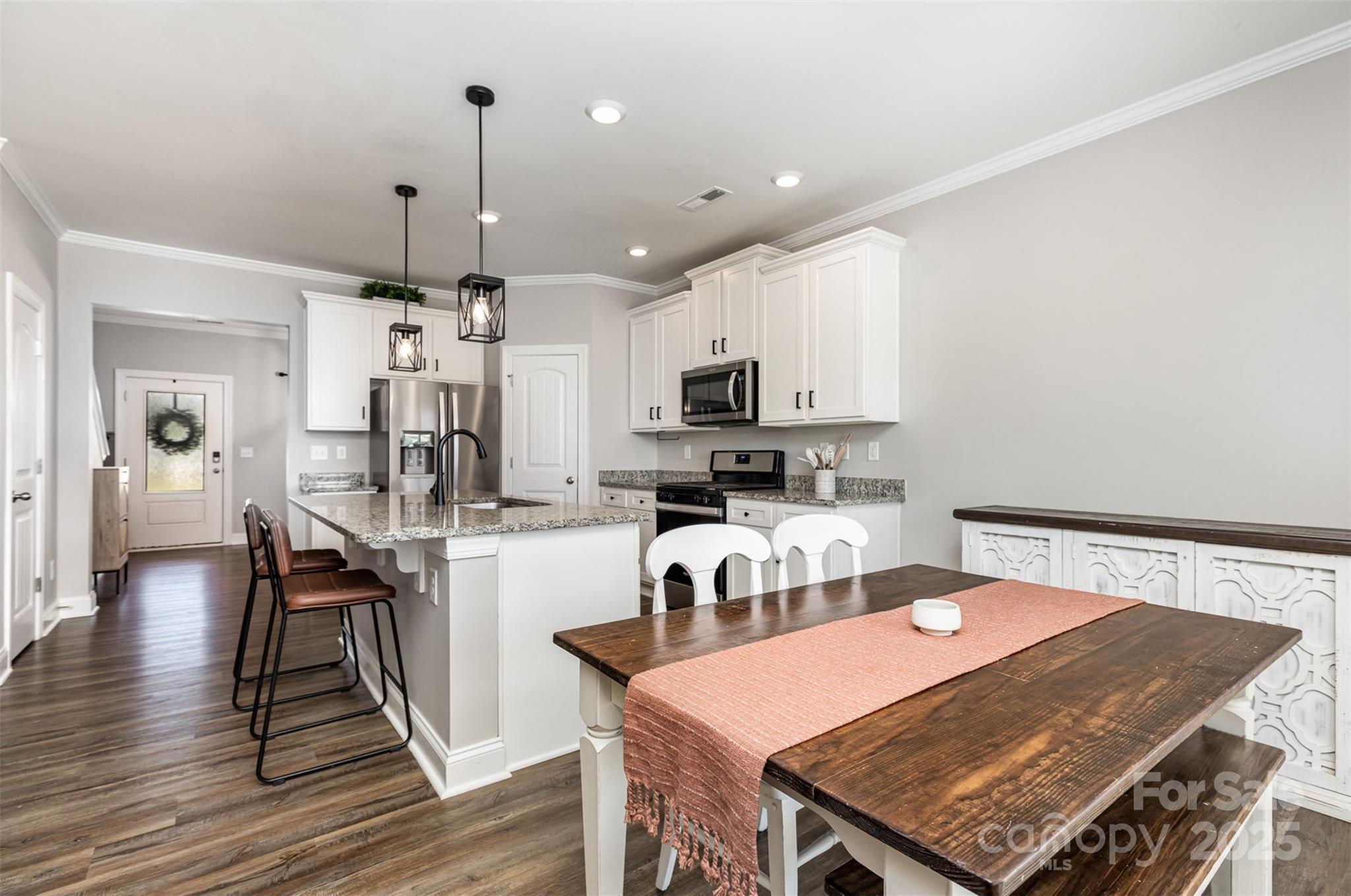 3648 Allenby Place Property Photo 8