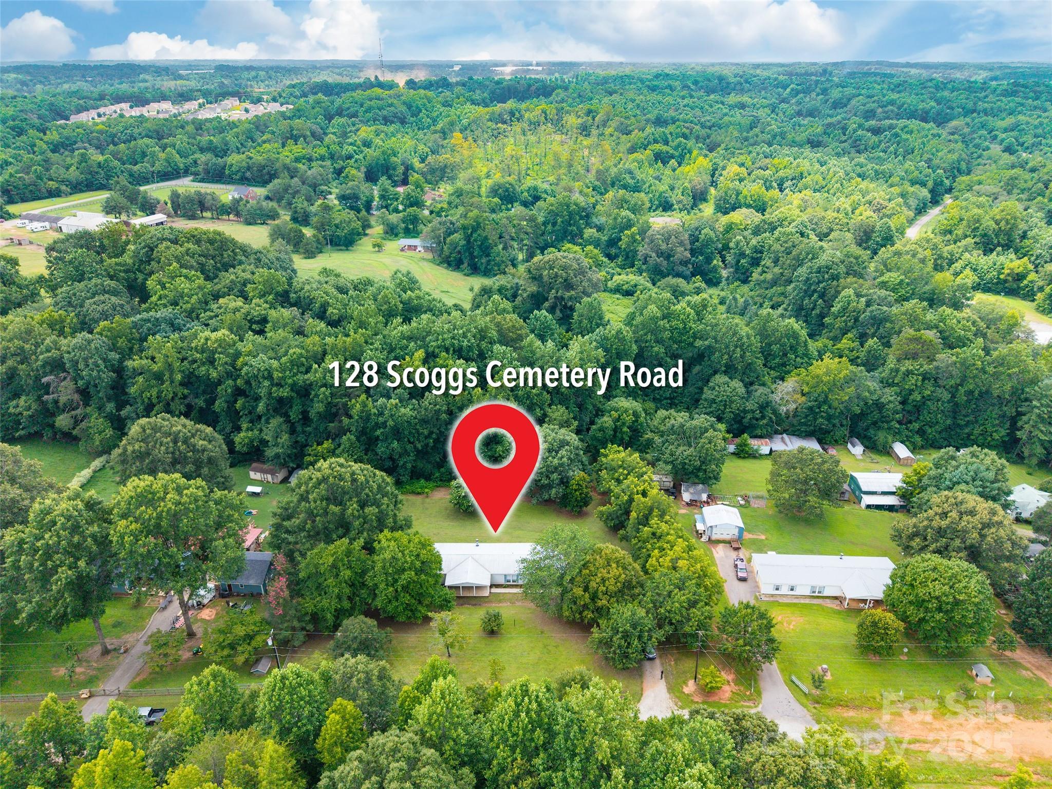 128 Scroggs Cemetery Road Property Photo 3