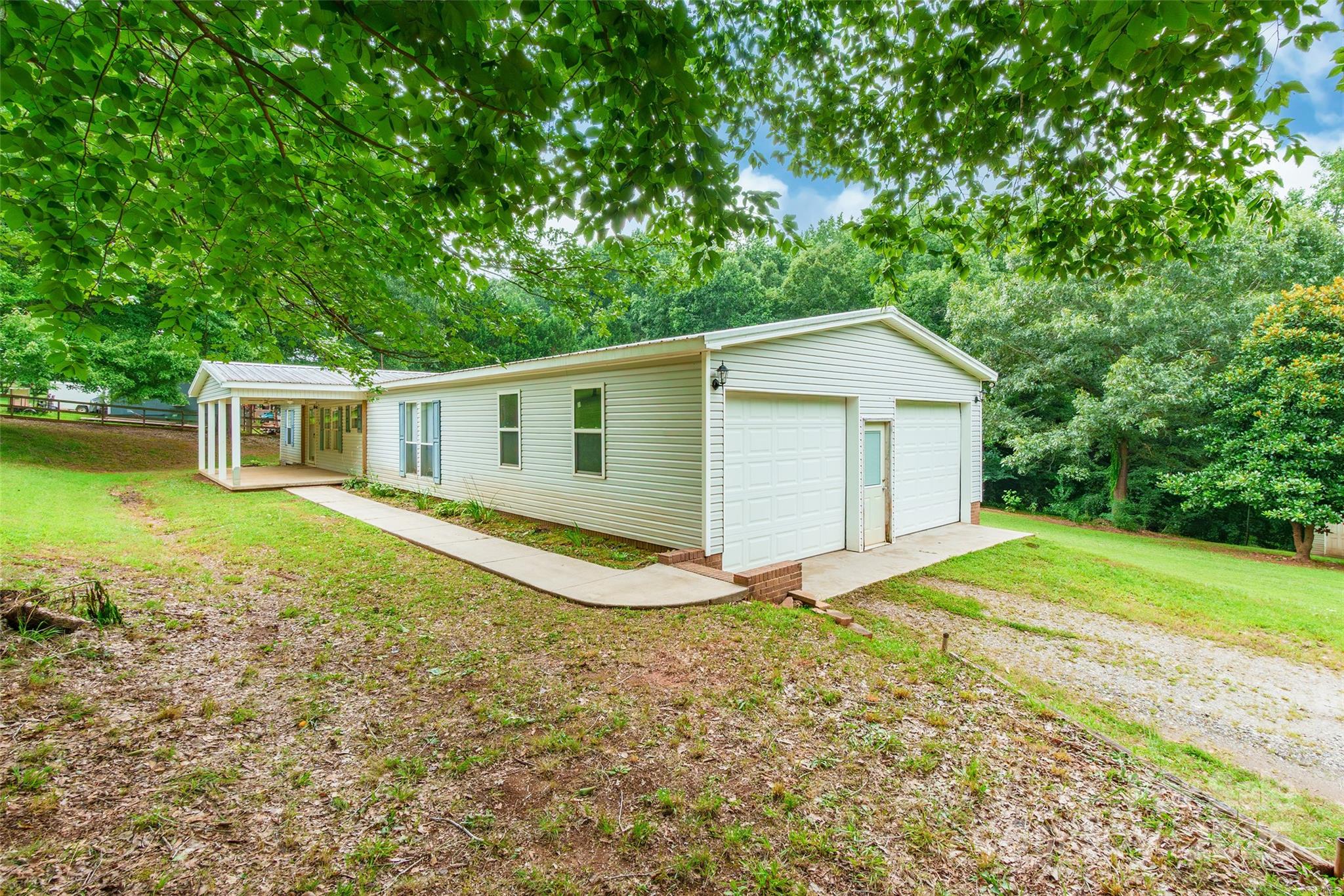 128 Scroggs Cemetery Road Property Photo 4