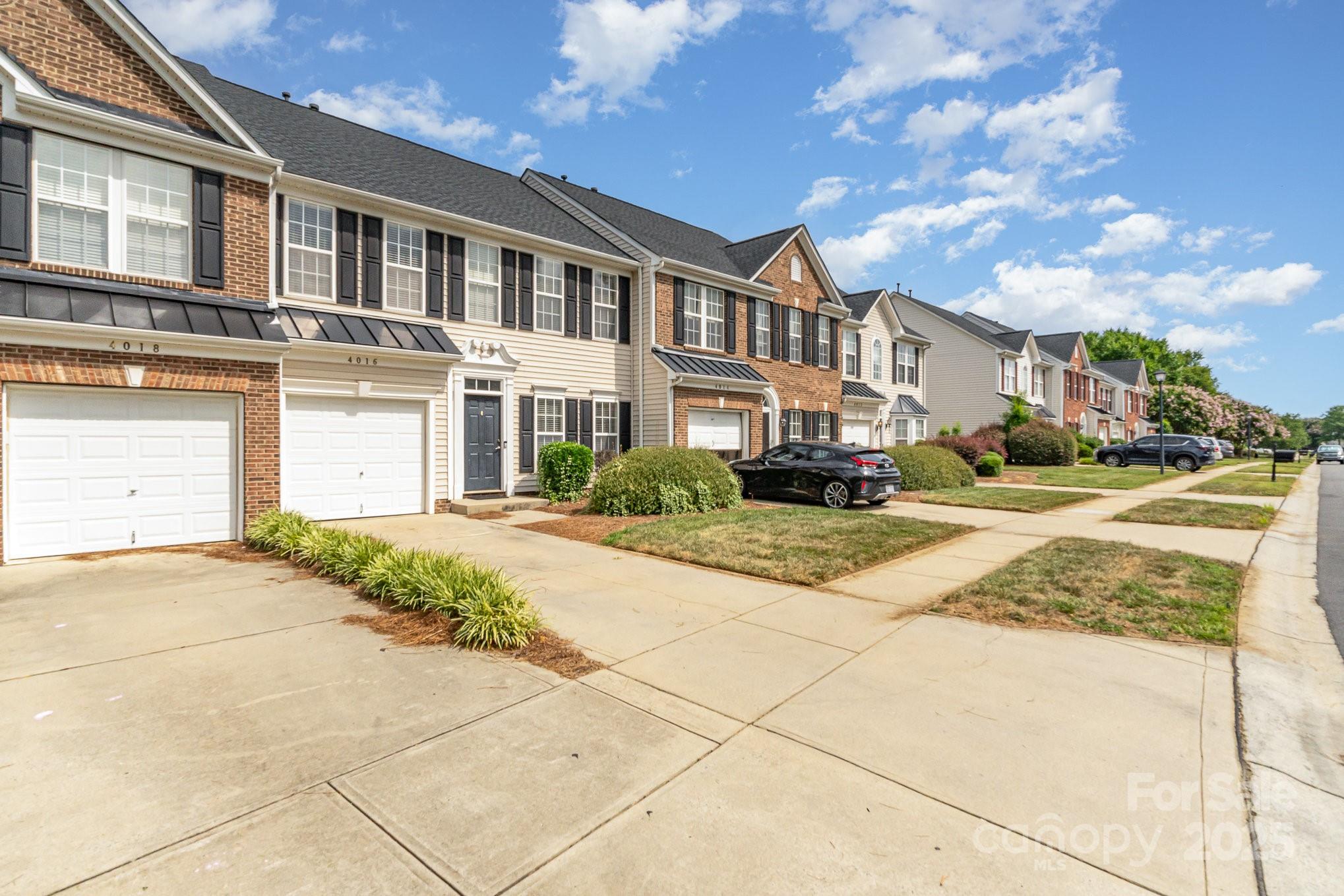 4016 Holly Villa Circle Property Photo 2