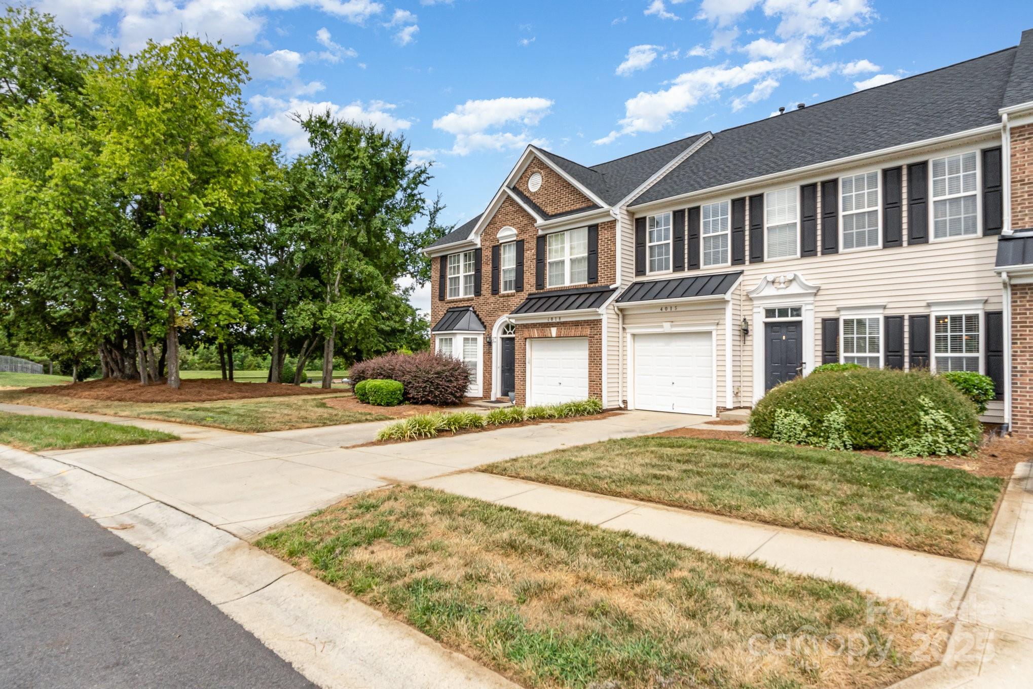 4016 Holly Villa Circle Property Photo 3