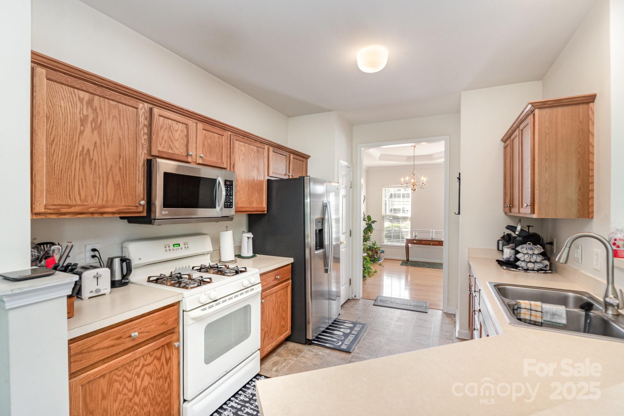 4016 Holly Villa Circle Property Photo 12