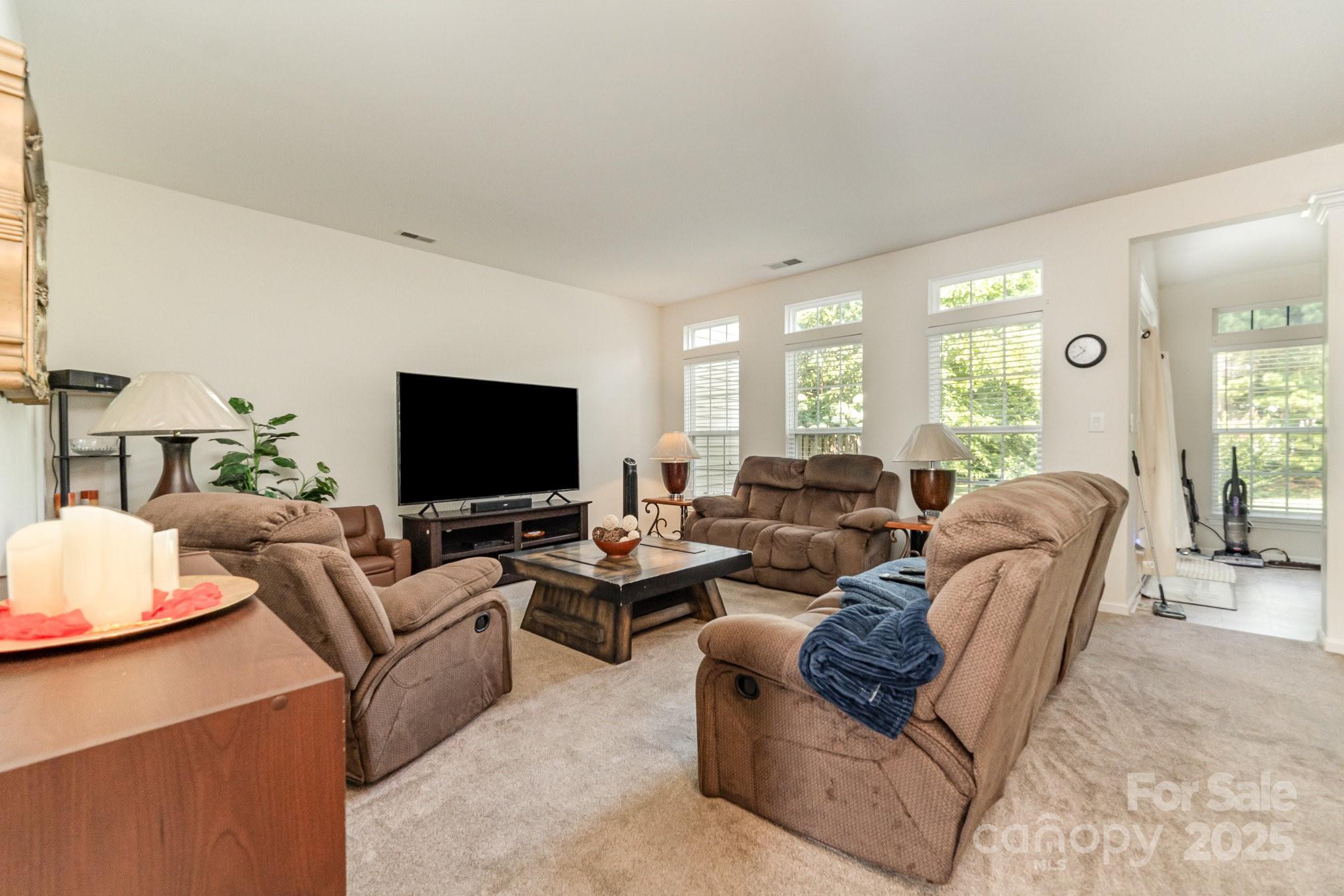 4016 Holly Villa Circle Property Photo 16