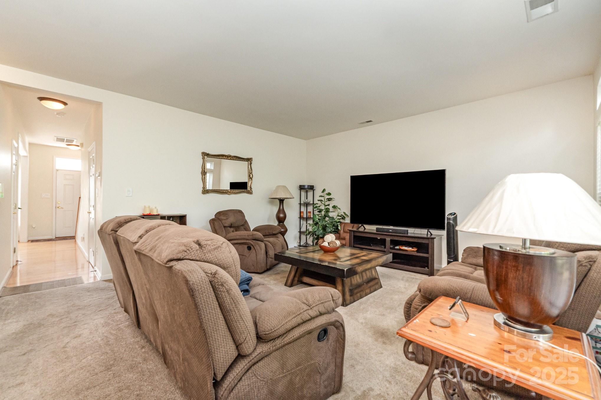 4016 Holly Villa Circle Property Photo 17