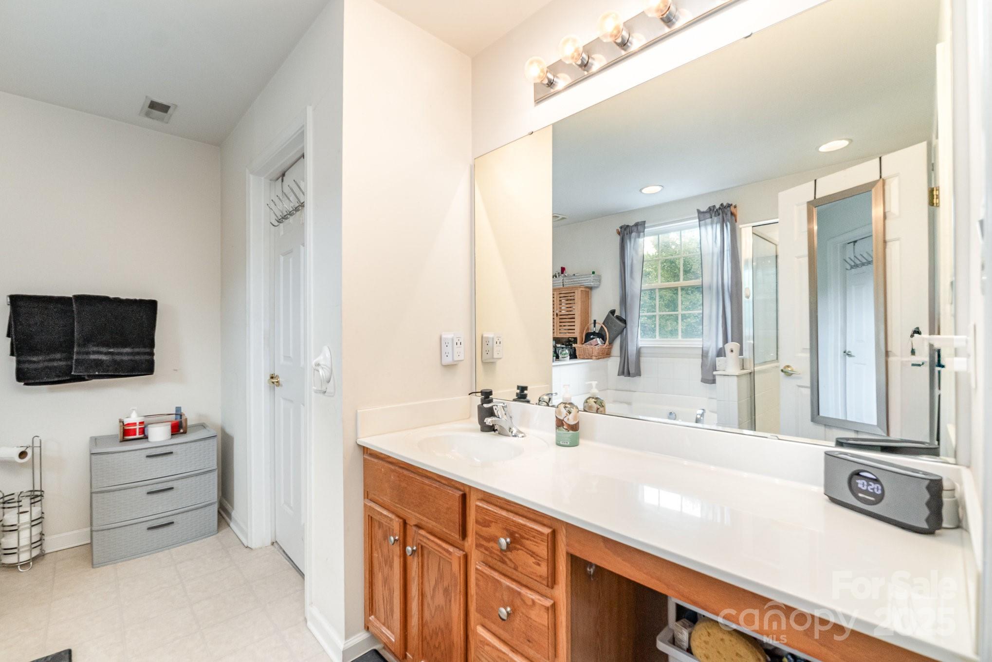 4016 Holly Villa Circle Property Photo 24