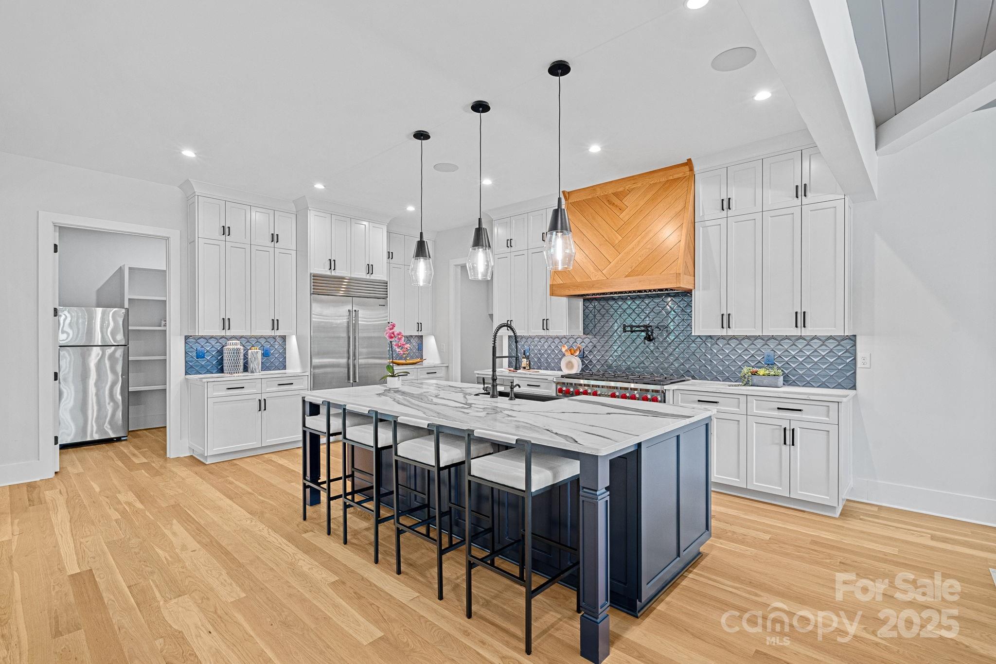 2010 Bessbrook Road Property Photo 3