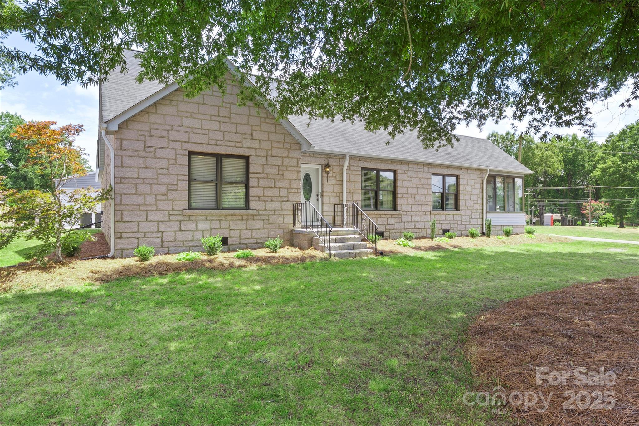 1513 S Ridge Avenue Property Photo 1