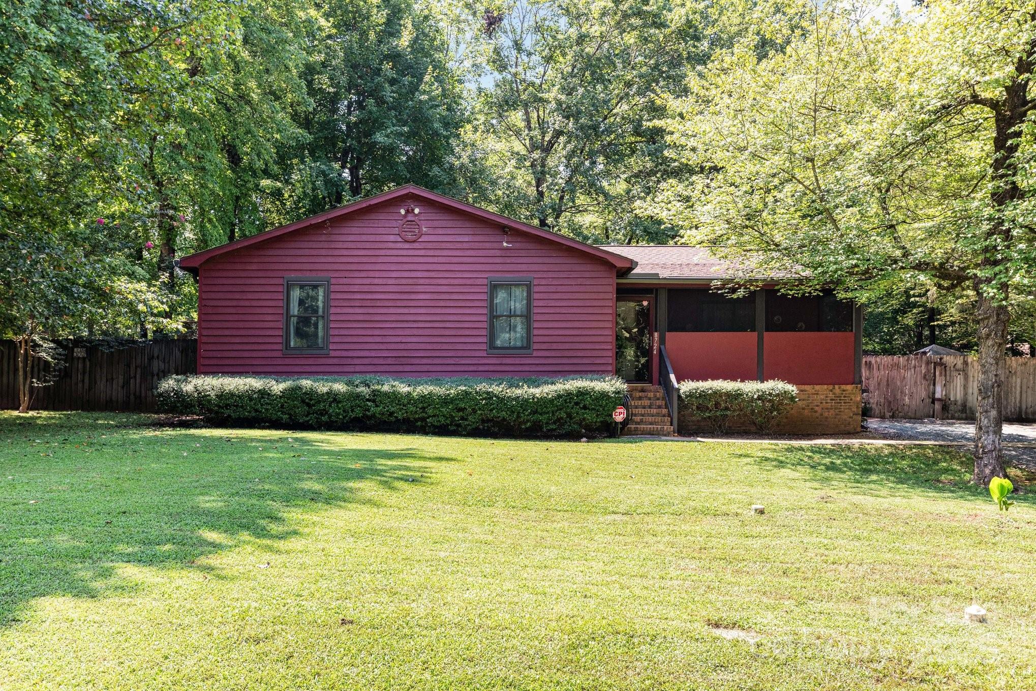 8724 Knowlesly Road Property Photo 1