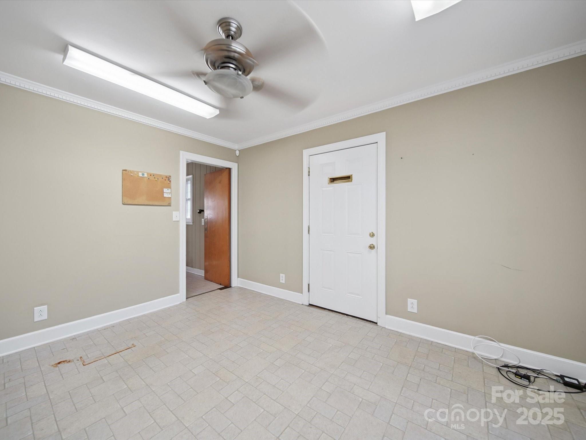 202 Greenwood Lane Property Photo 4