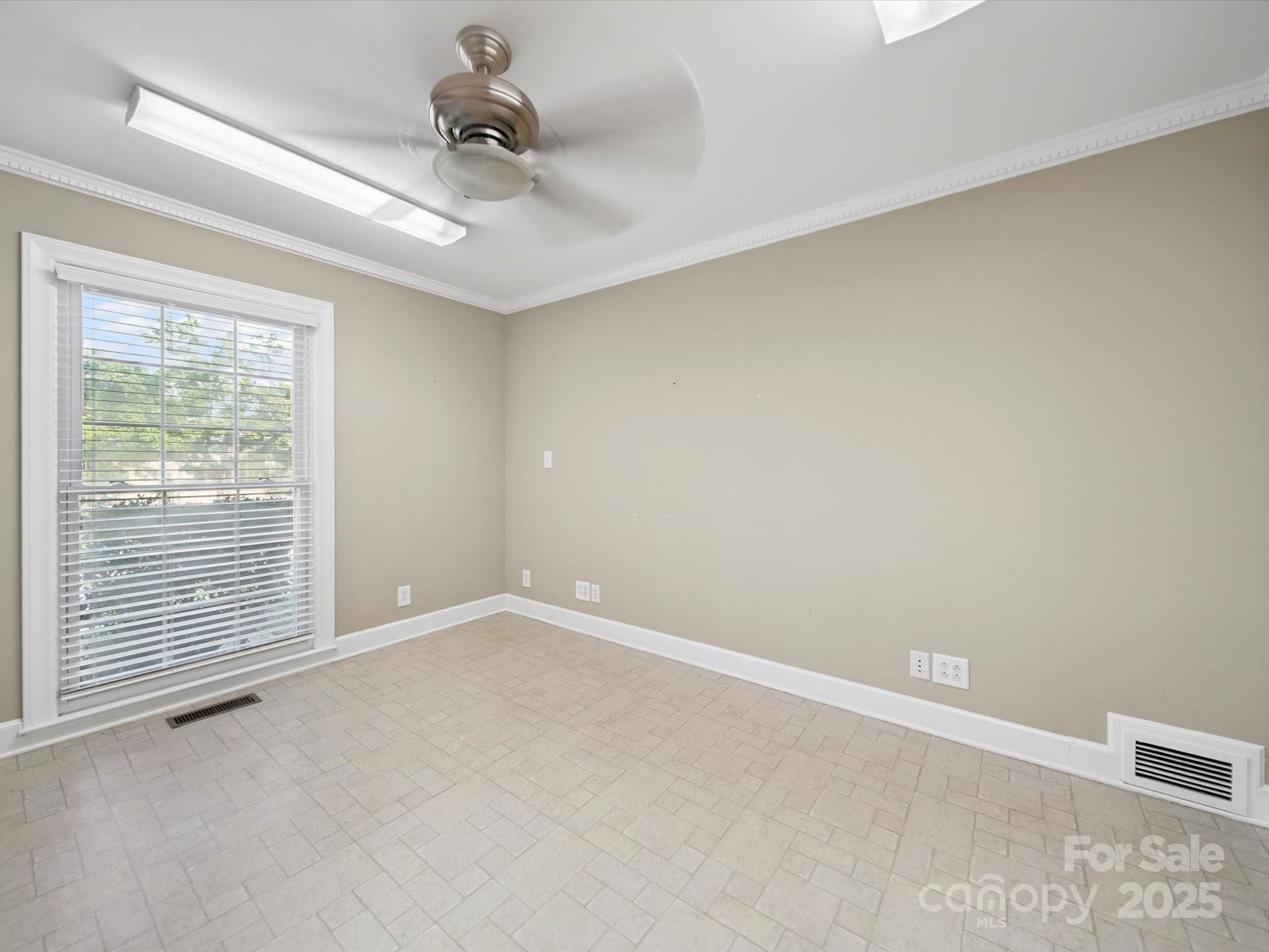 202 Greenwood Lane Property Photo 7