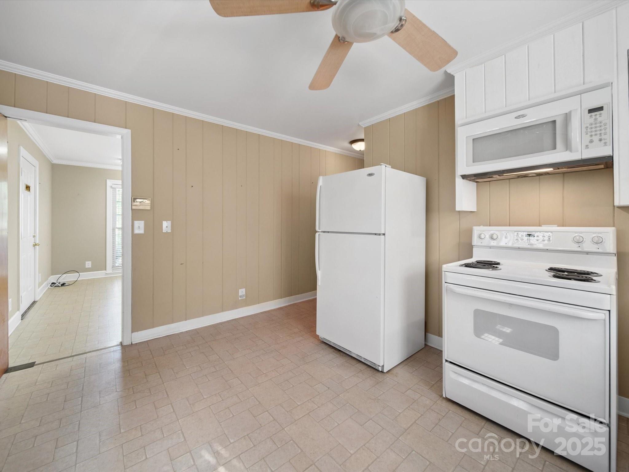 202 Greenwood Lane Property Photo 11