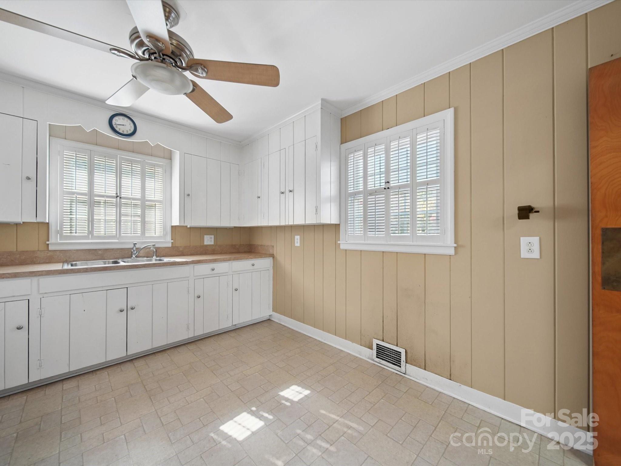 202 Greenwood Lane Property Photo 13