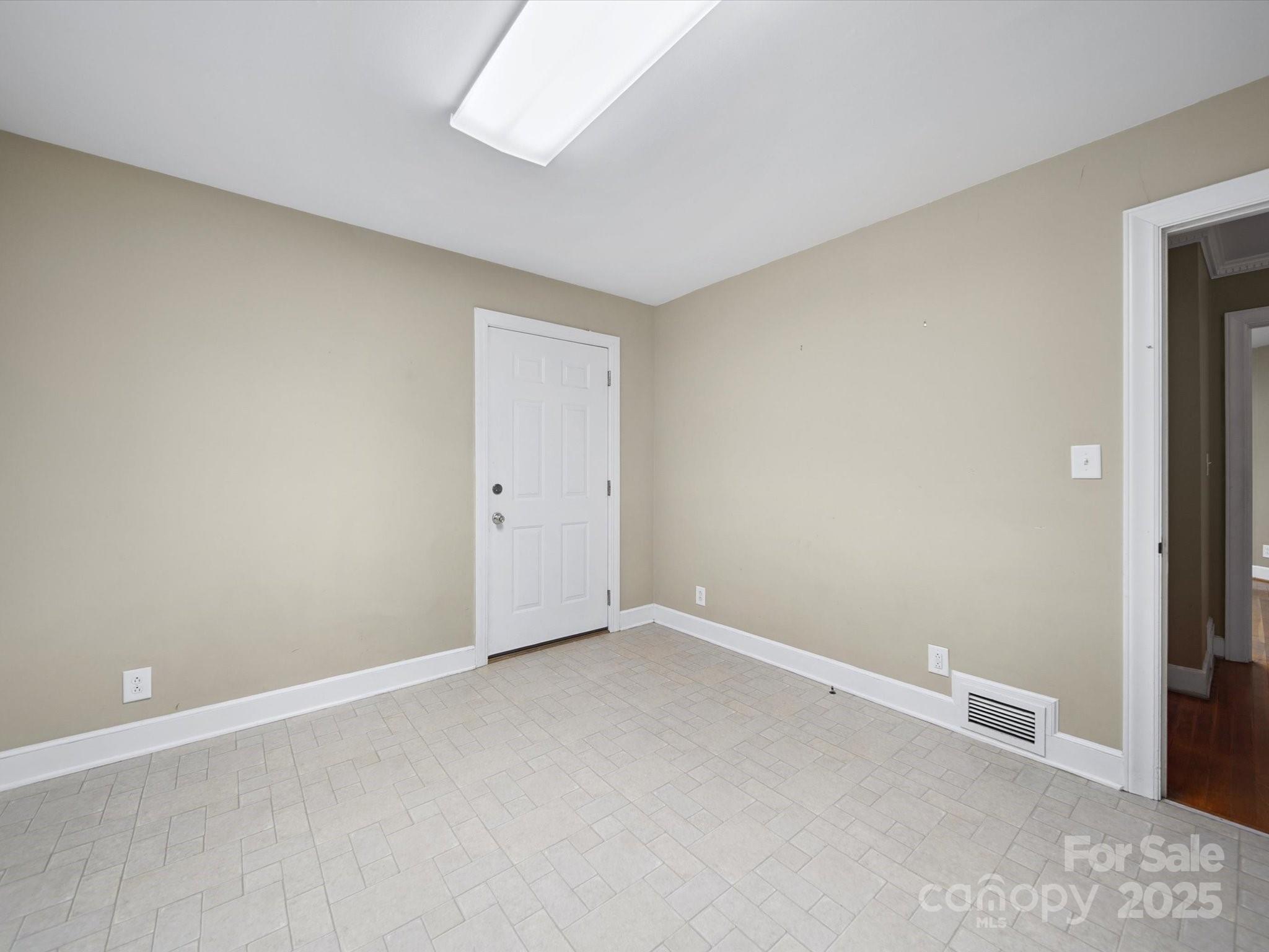 202 Greenwood Lane Property Photo 25