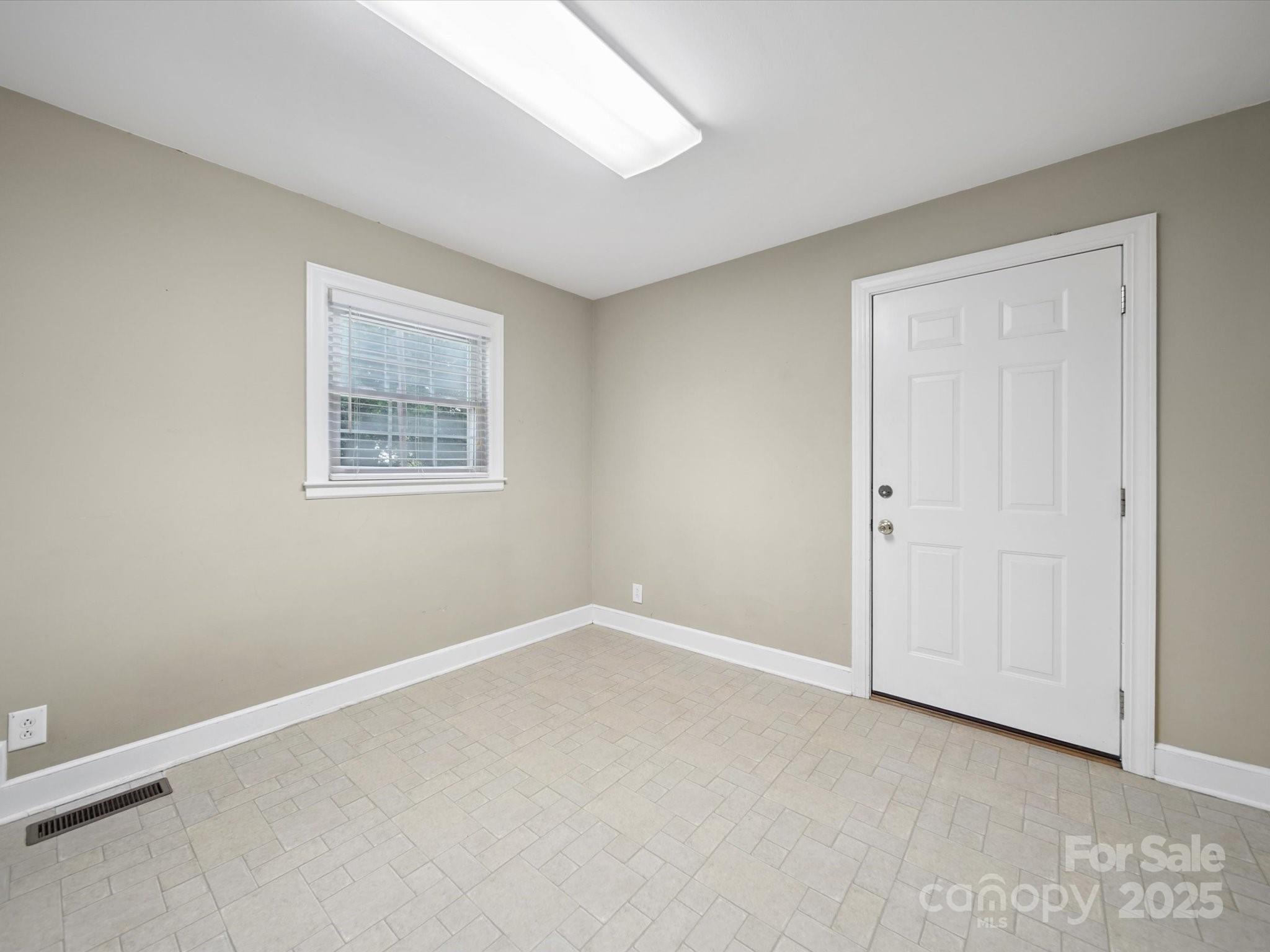 202 Greenwood Lane Property Photo 27