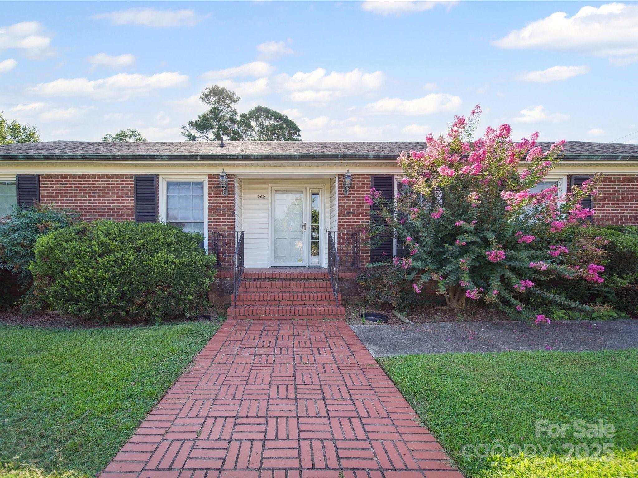 202 Greenwood Lane Property Photo 31
