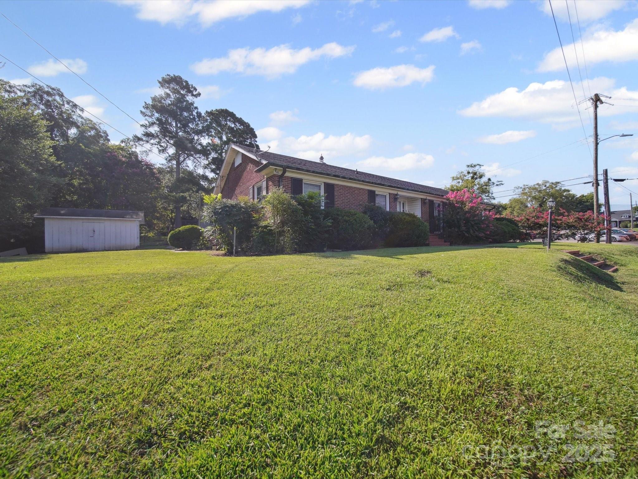202 Greenwood Lane Property Photo 32