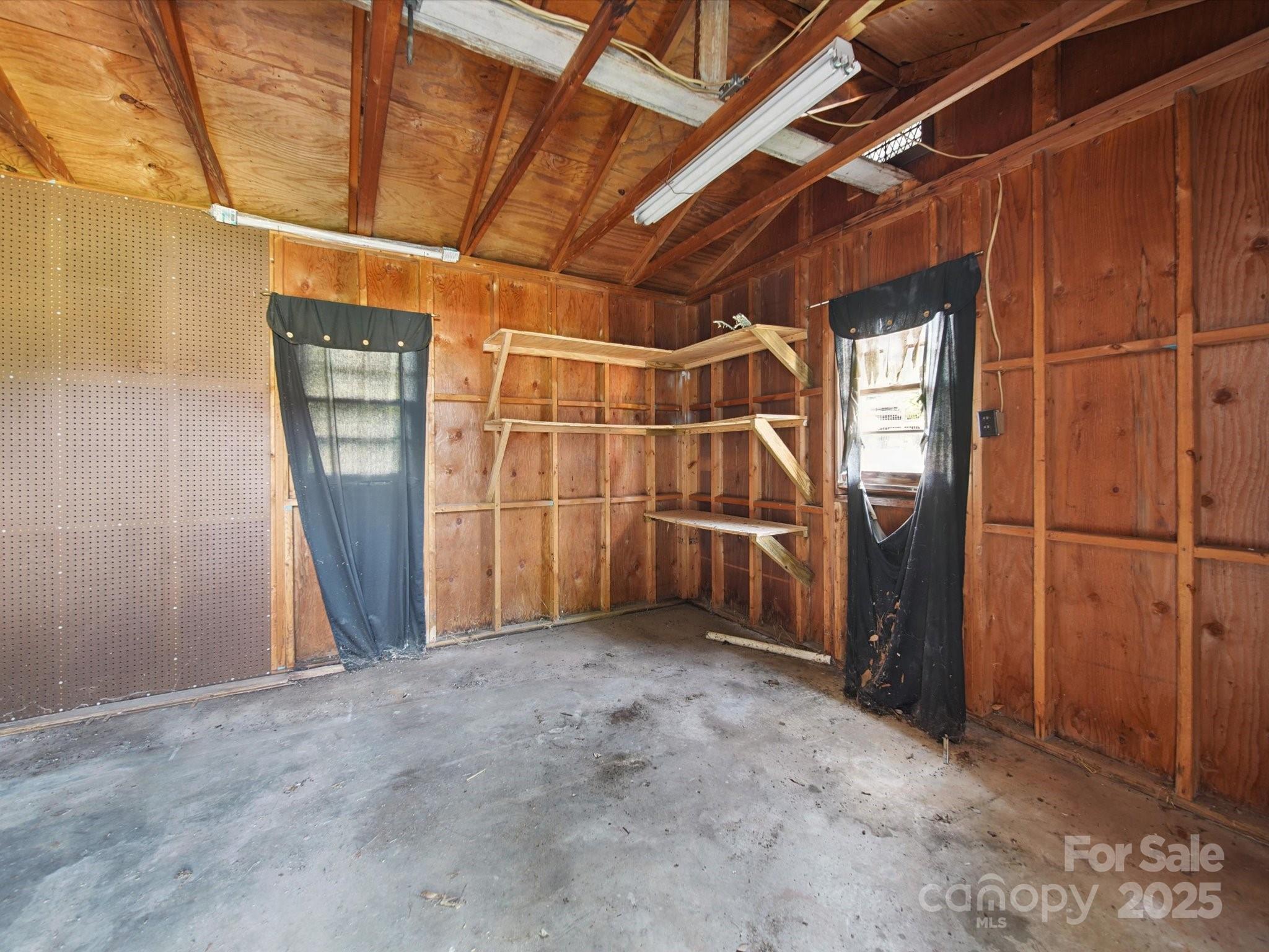 202 Greenwood Lane Property Photo 37