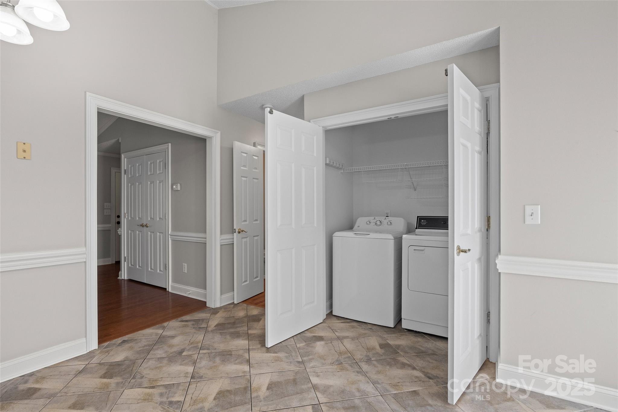 3152 Devonshire Drive 2 Property Photo 12
