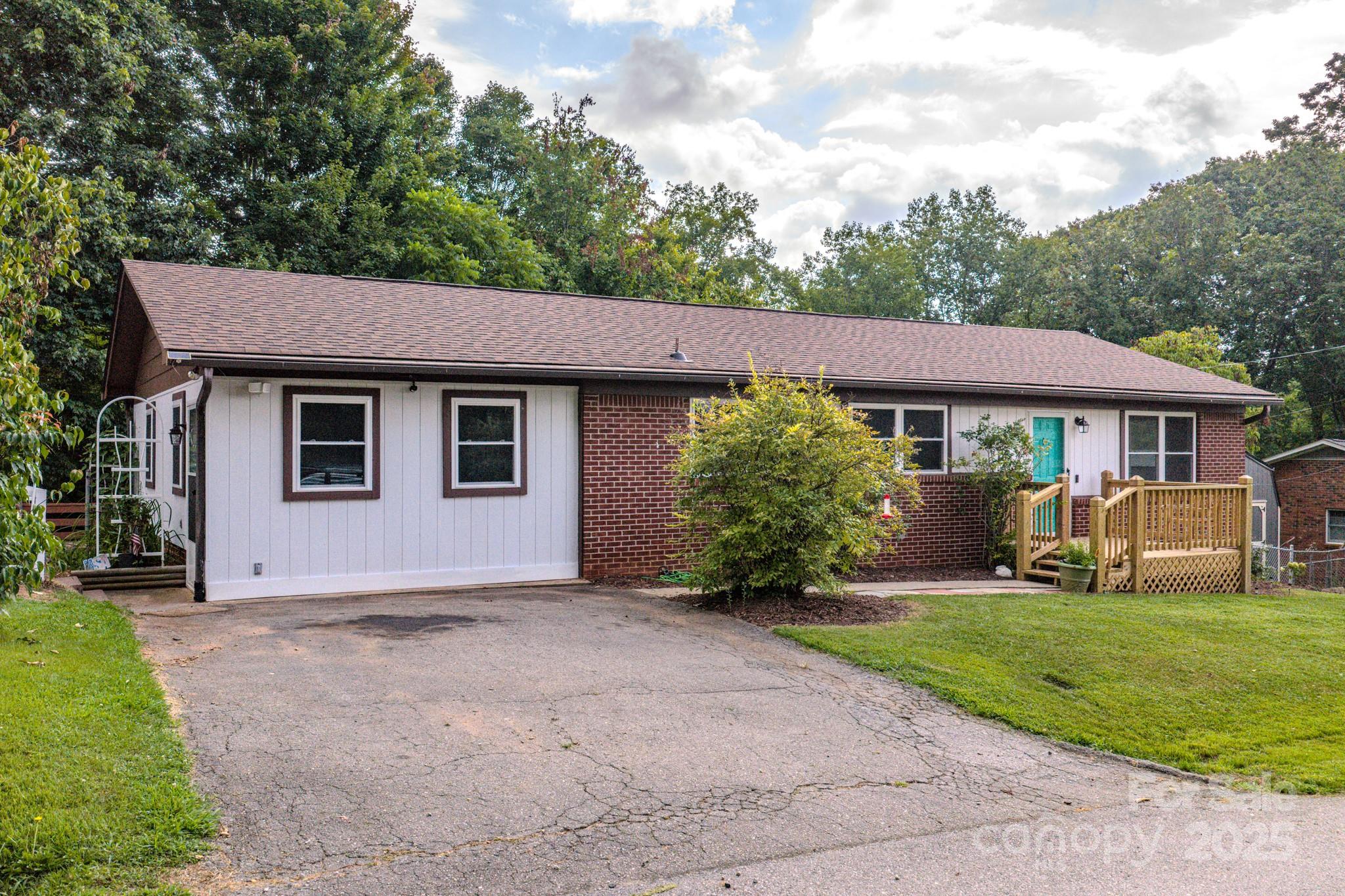 85 Pine Ridge Road Property Photo 1