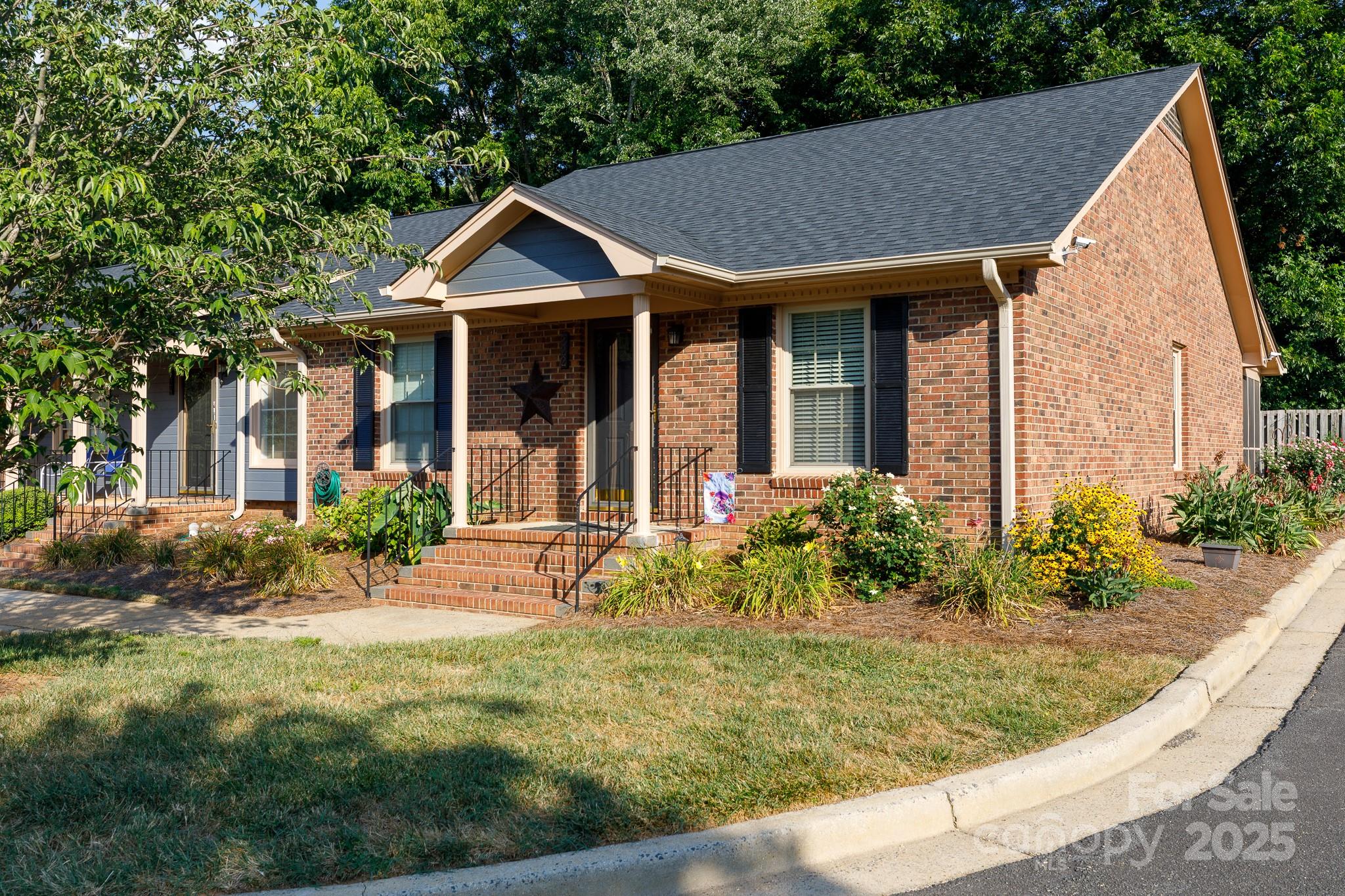 222 Pointe Circle Property Photo 1