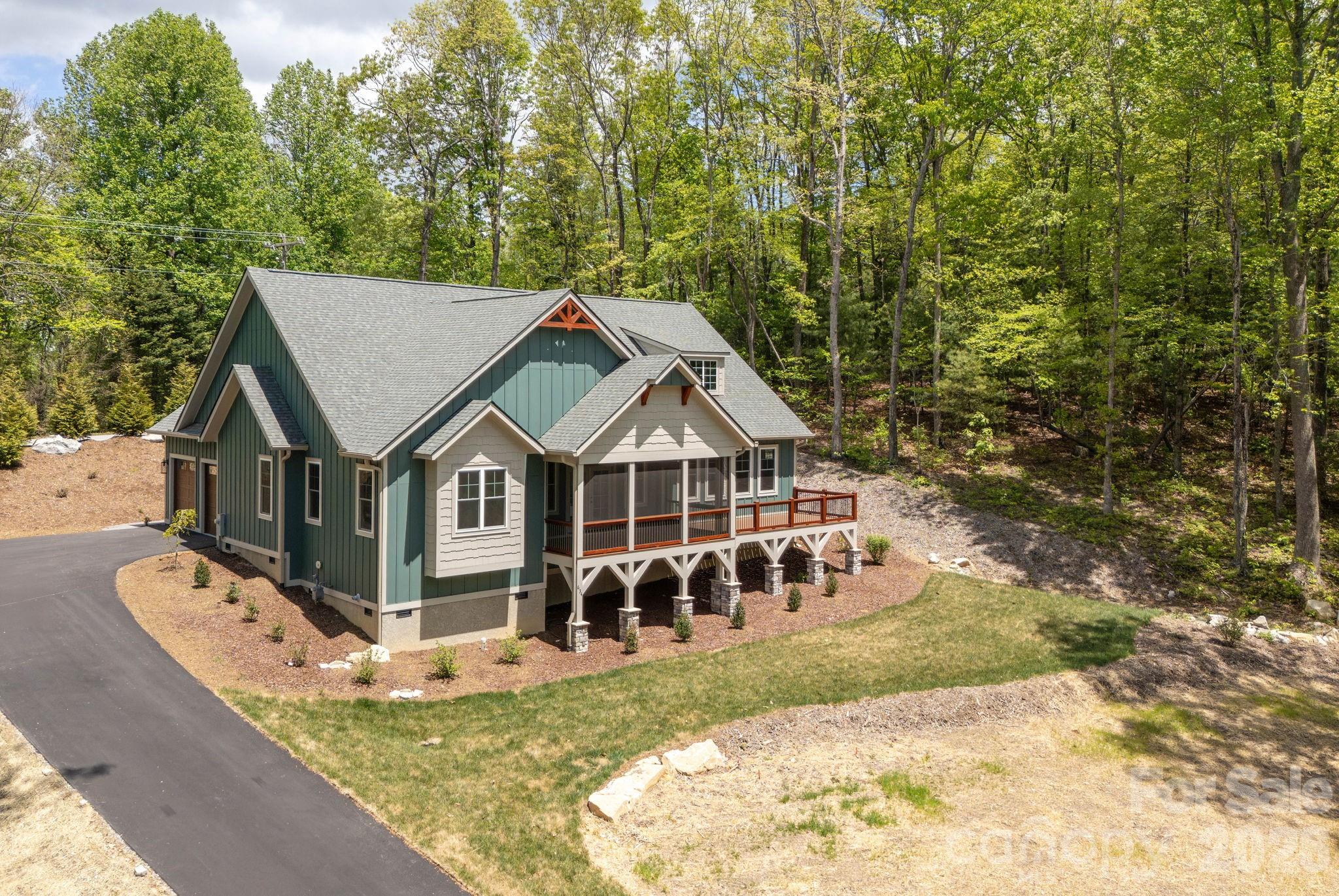 634 Hollybrook Drive Property Photo 1