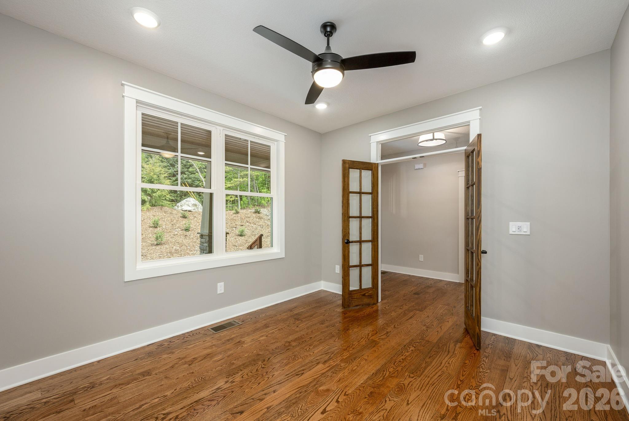 634 Hollybrook Drive Property Photo 6