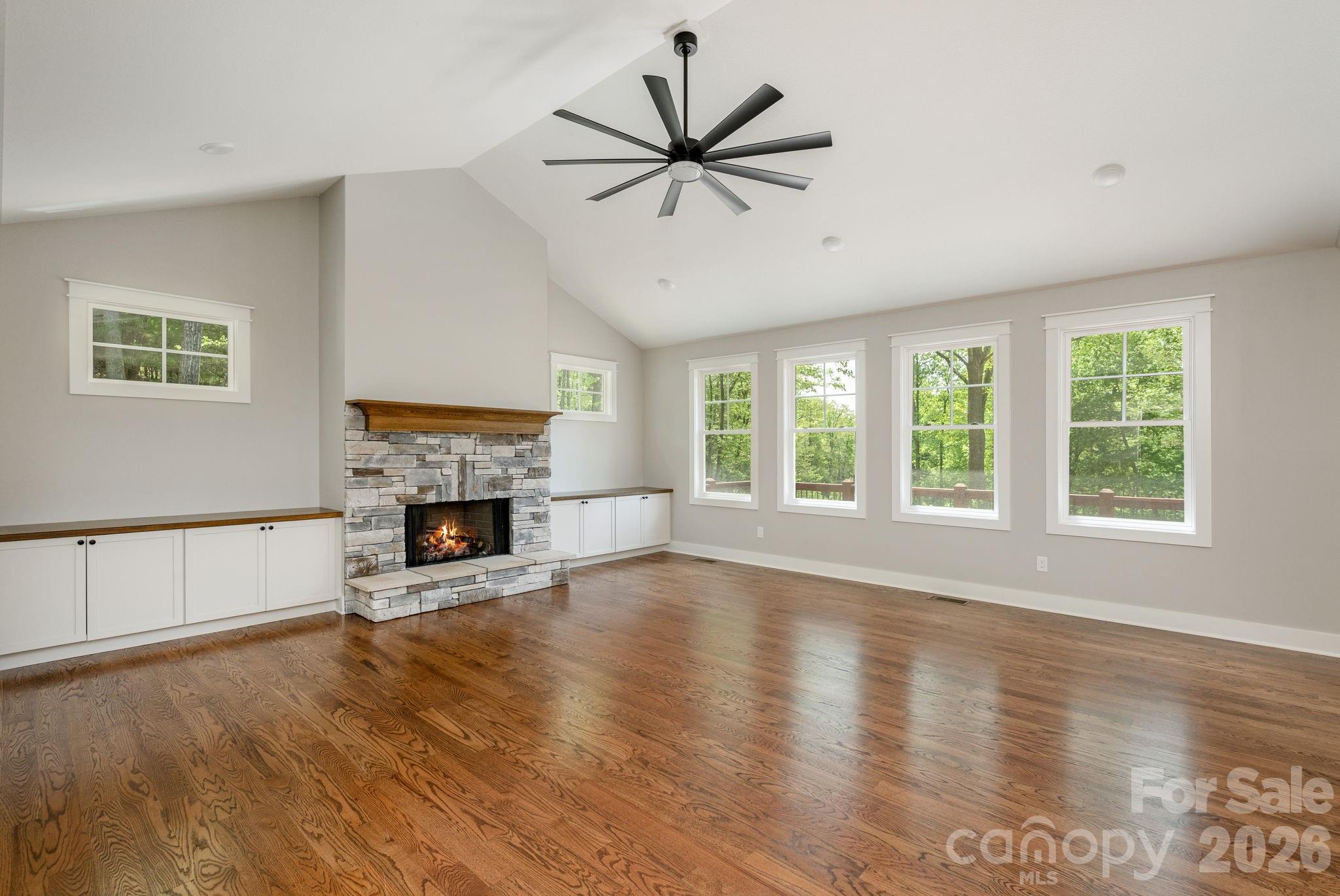 634 Hollybrook Drive Property Photo 8