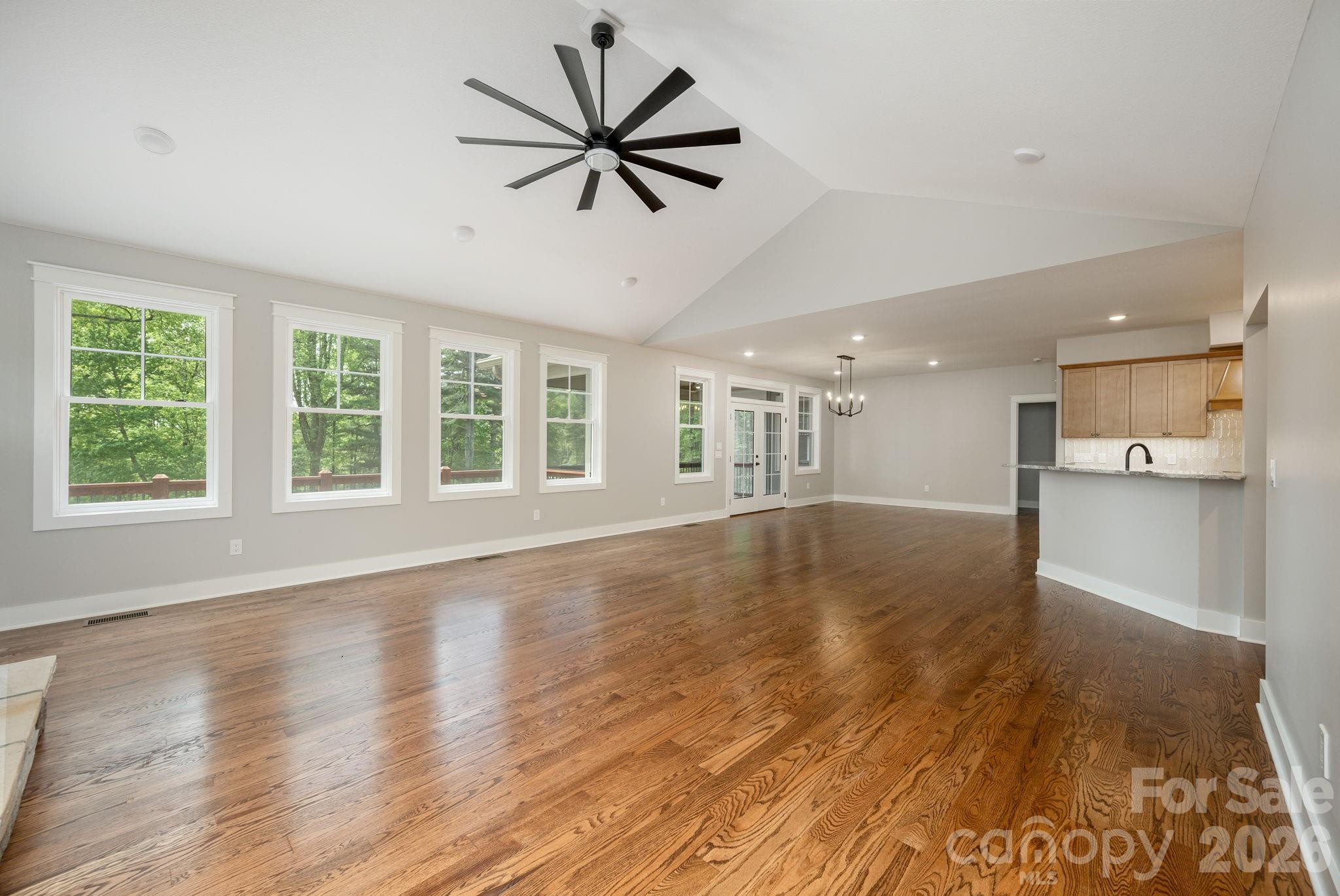 634 Hollybrook Drive Property Photo 9