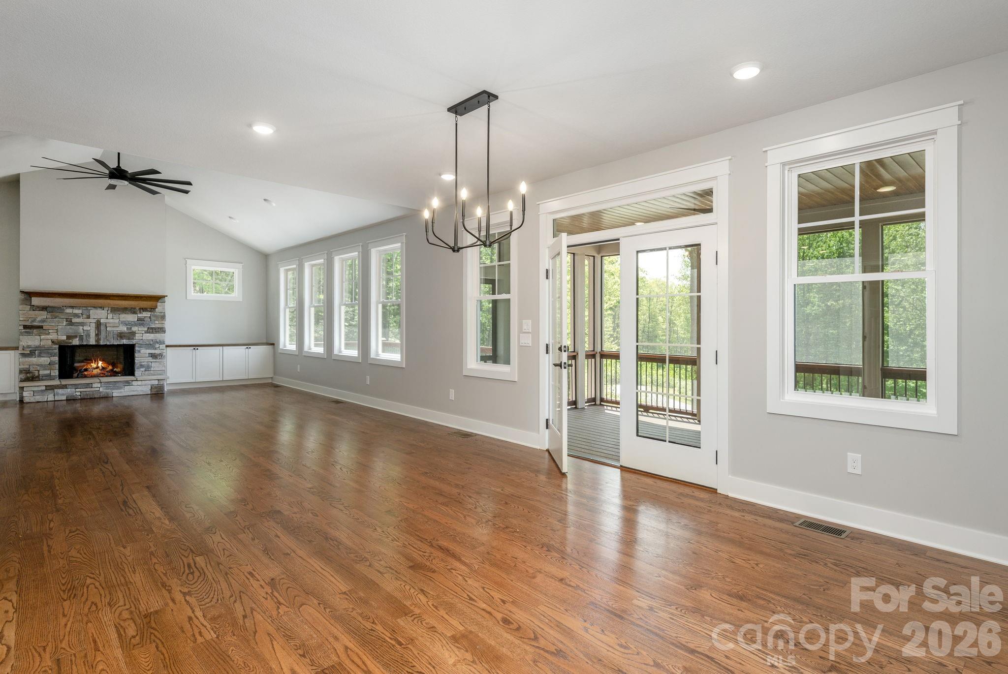 634 Hollybrook Drive Property Photo 12