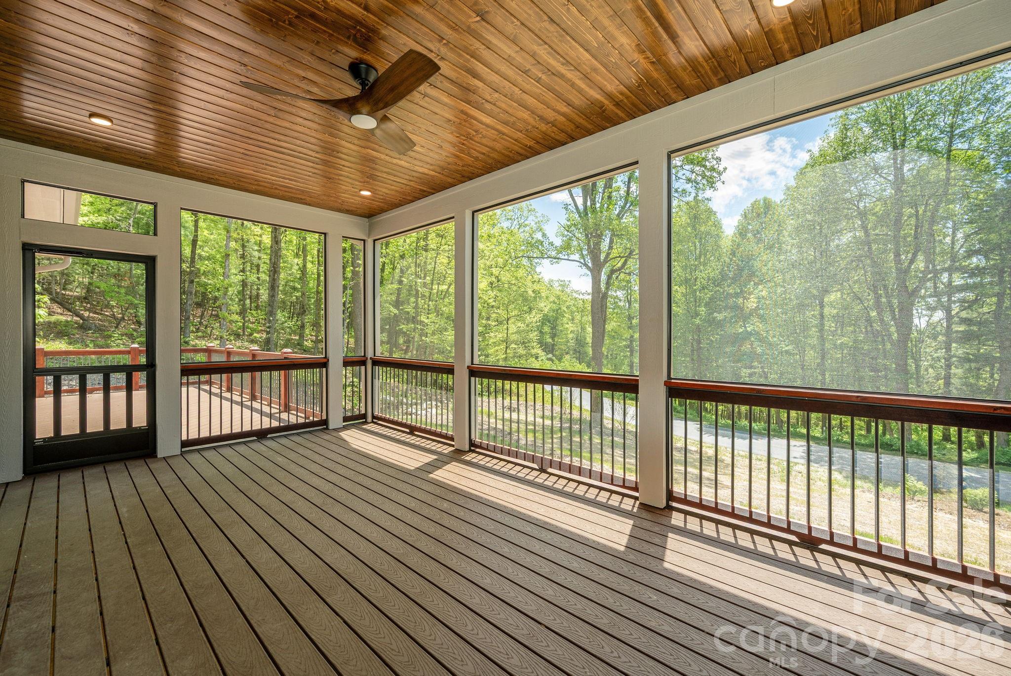 634 Hollybrook Drive Property Photo 13