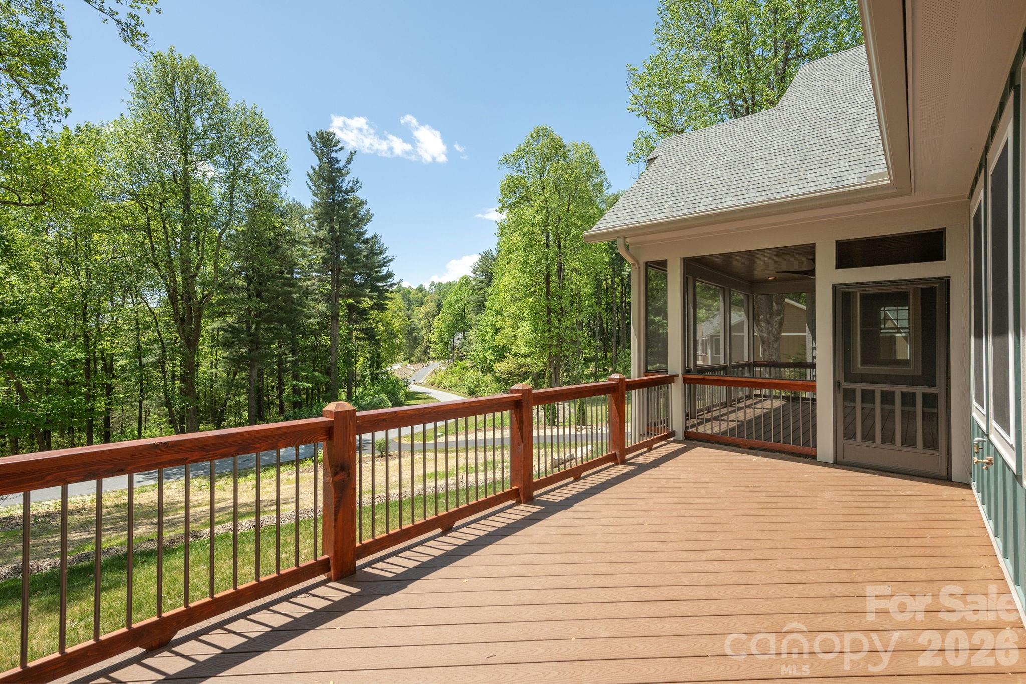 634 Hollybrook Drive Property Photo 14