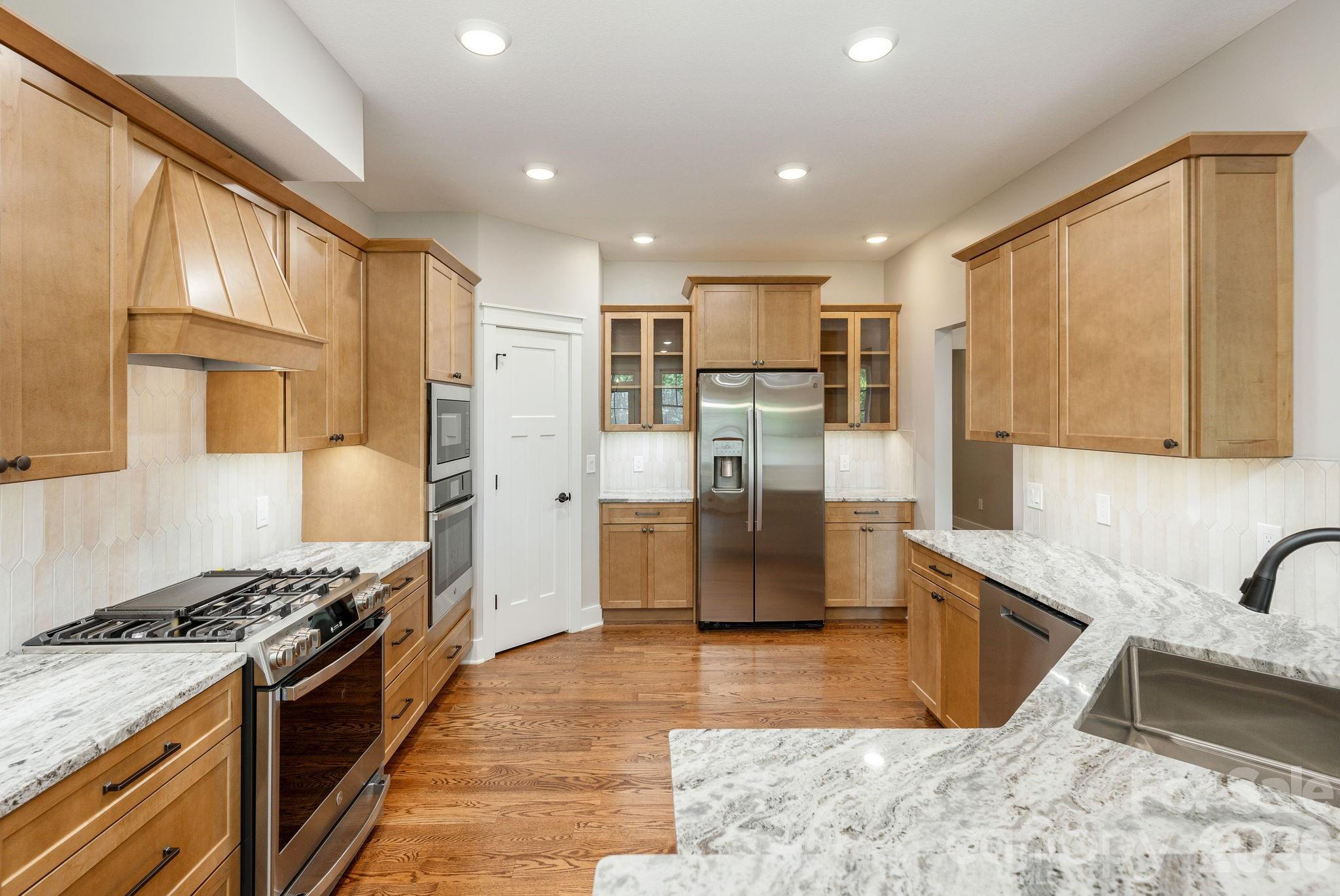 634 Hollybrook Drive Property Photo 16