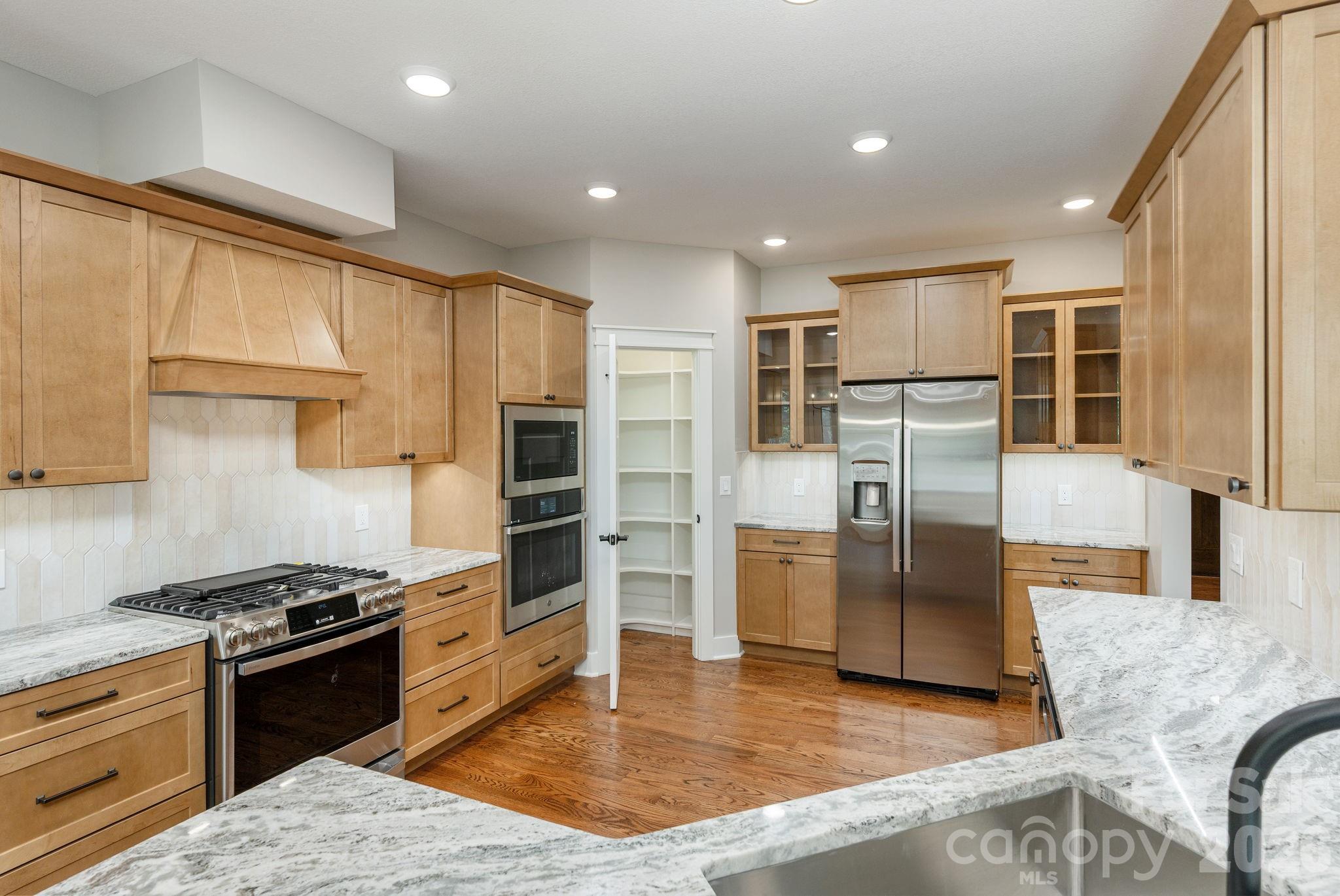 634 Hollybrook Drive Property Photo 18
