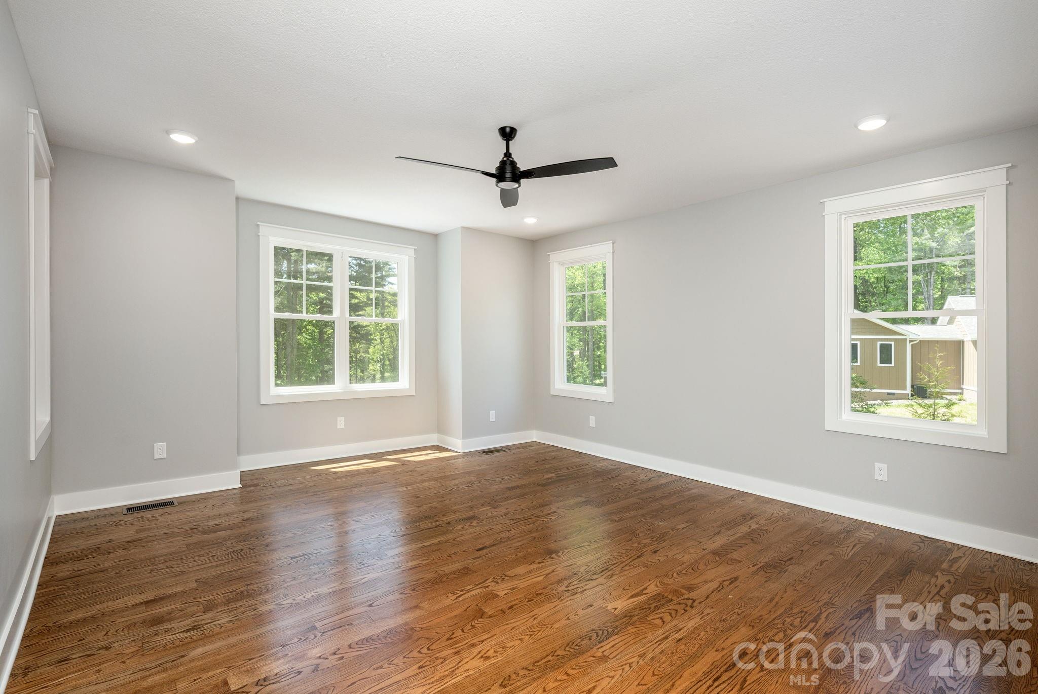 634 Hollybrook Drive Property Photo 21