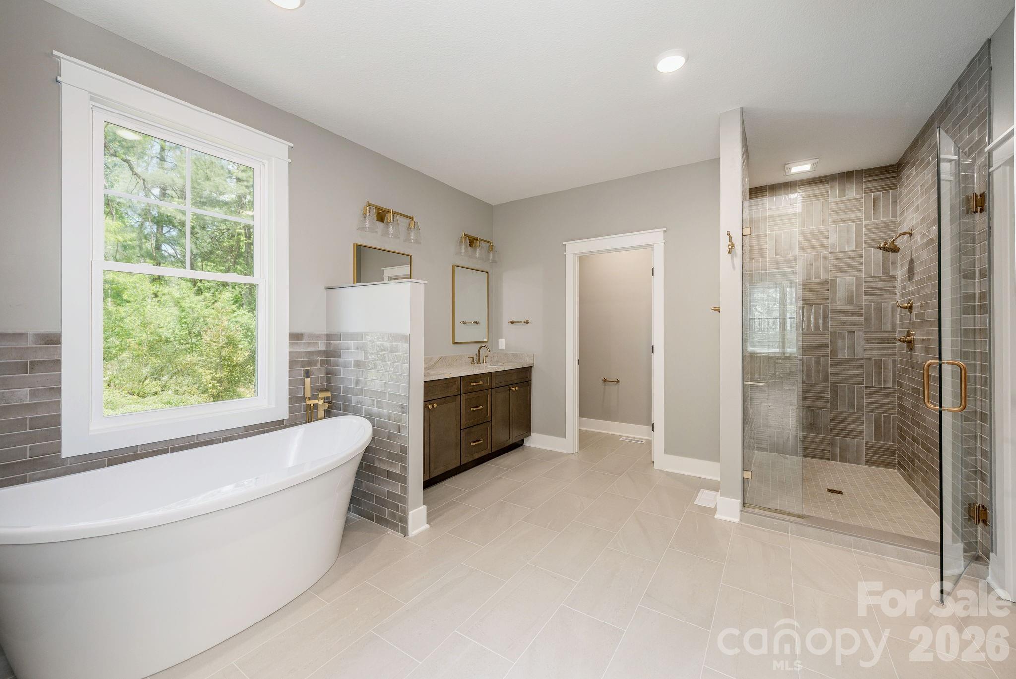 634 Hollybrook Drive Property Photo 23