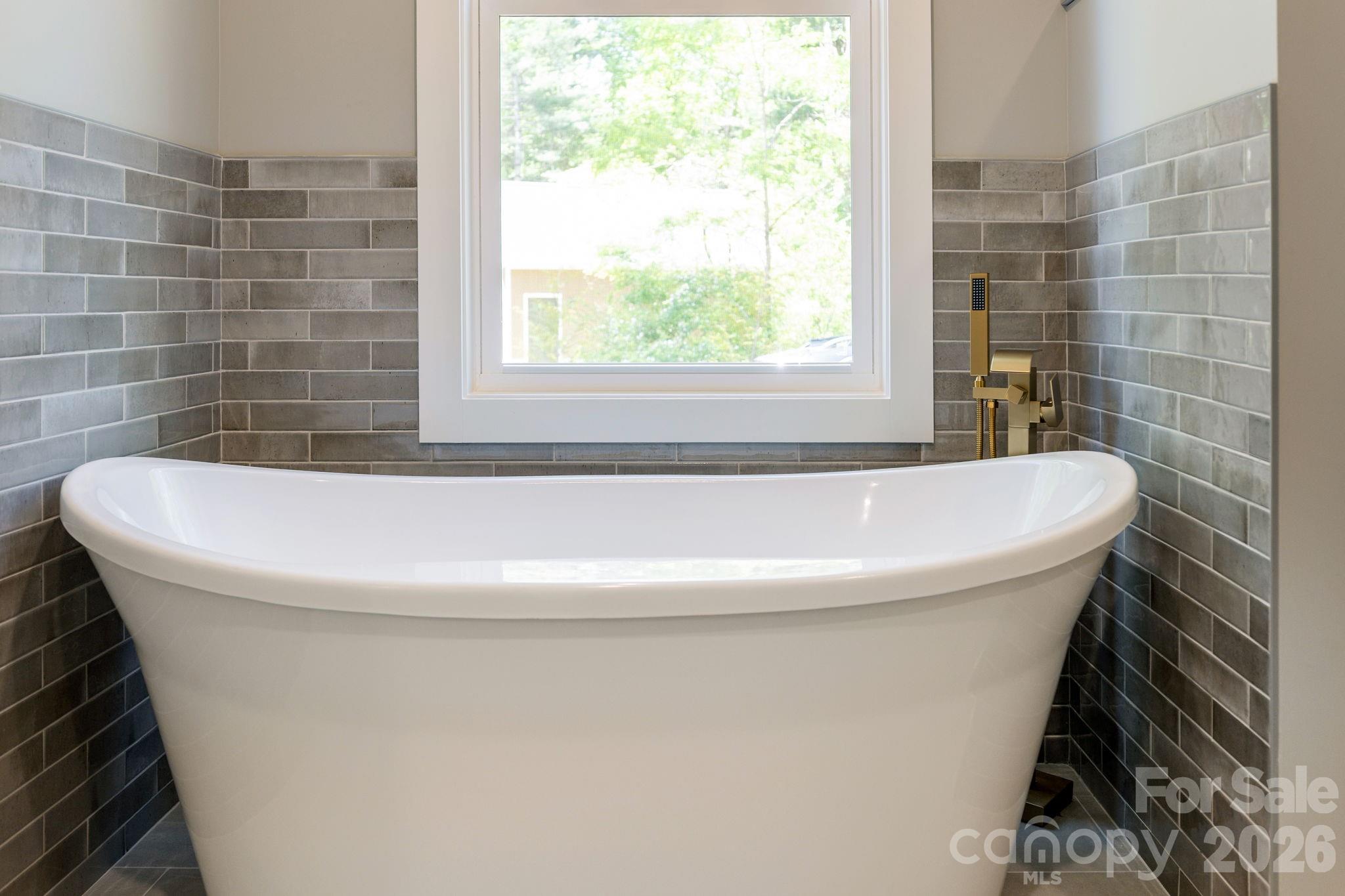 634 Hollybrook Drive Property Photo 26